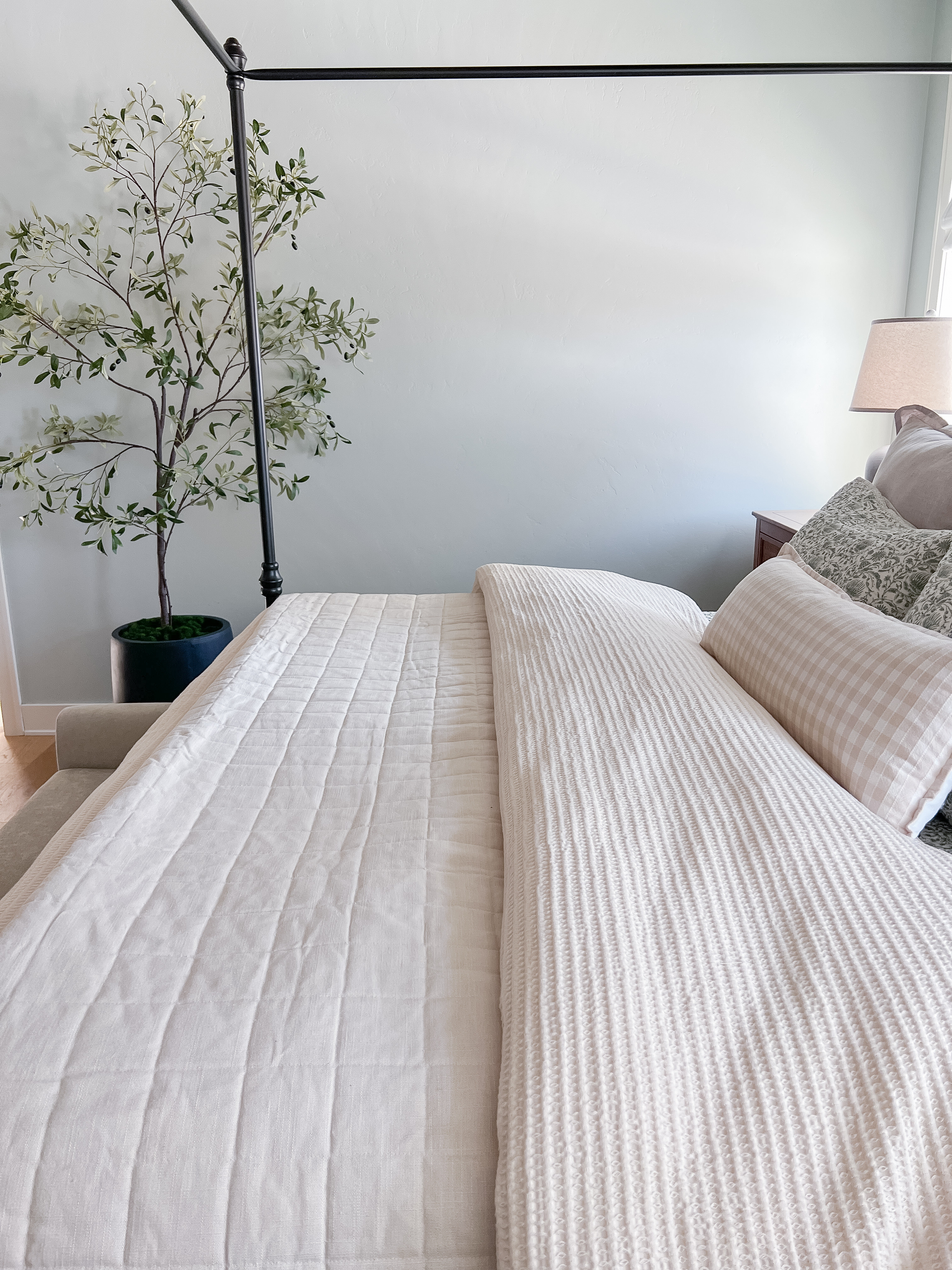 Spring bedding refresh! 🫶🏻

Style tips - Home decor - Bedding - Bedroom inspo 

#LTKStyleTip #LTKHome #LTKSeasonal