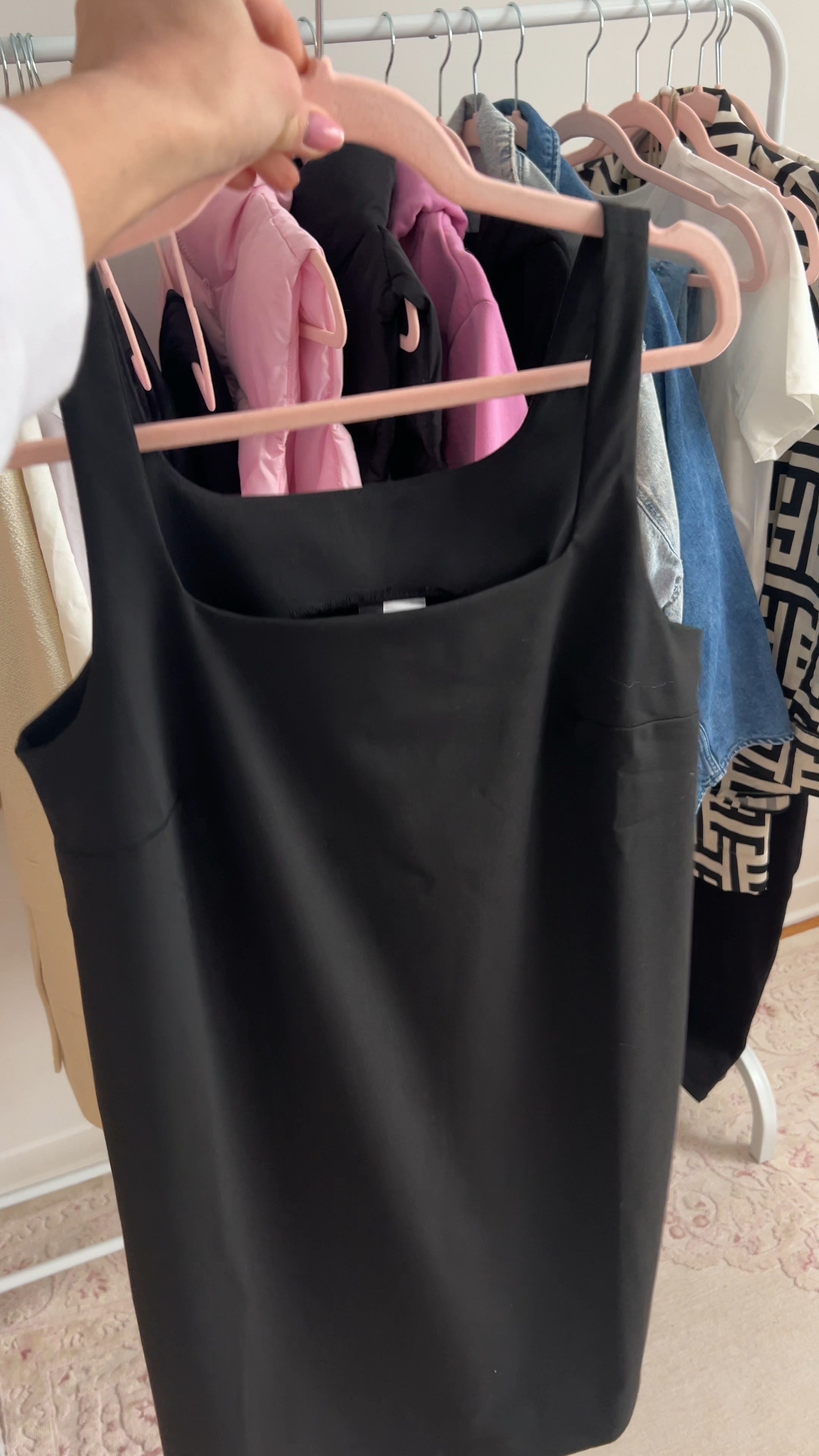 Chic classic black dress 


#LTKstyletip #LTKSeasonal #LTKfindsunder50