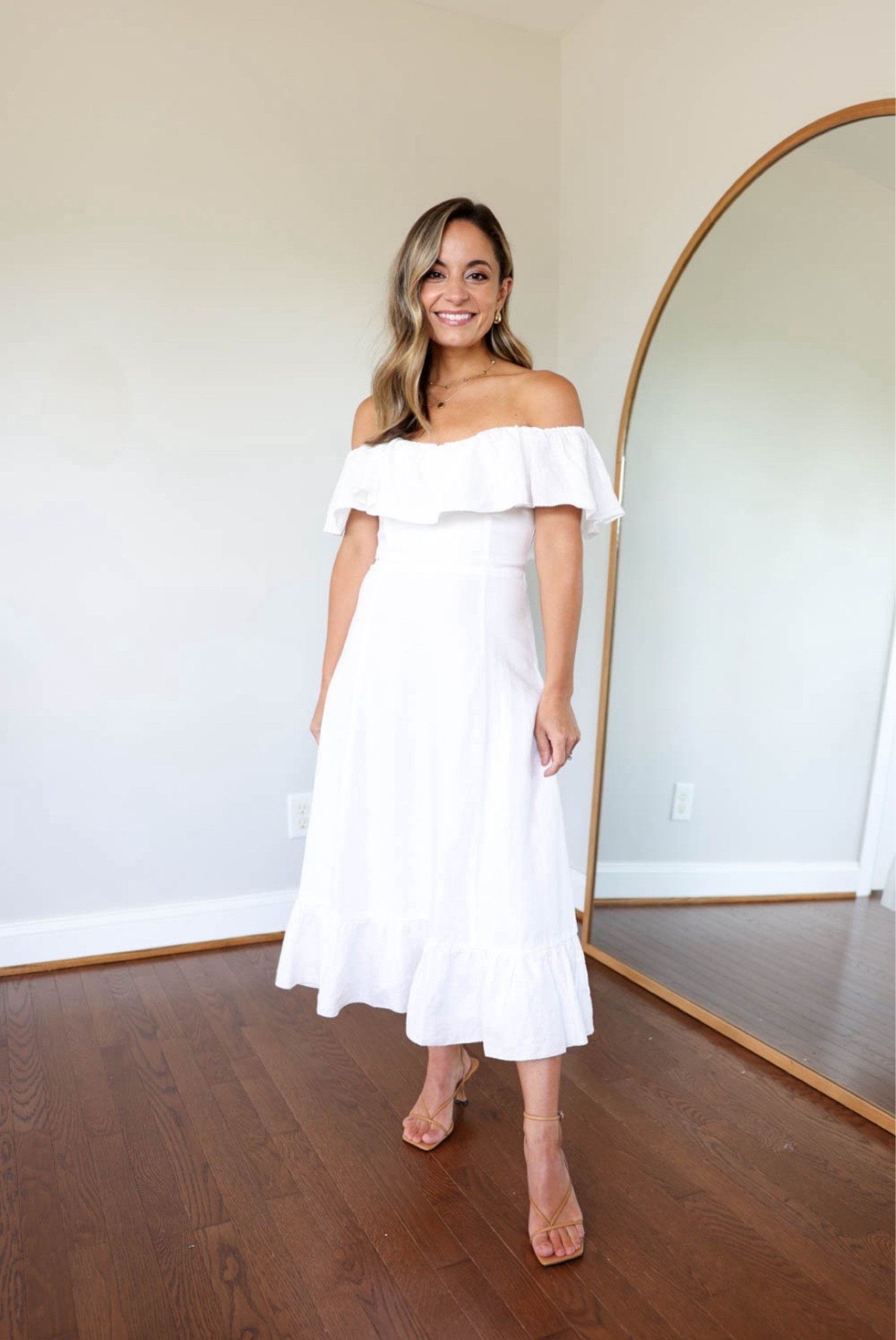 Petite-friendly finds from @aritzia! 

Dress: 00 - the dress is true to size 100% organic linen. It has boning at the top for support! It’s fully lined as well. 

#aritziapartner 

My measurements for reference: 4’10” 105lbs bust, waist, hips 32”, 24”, 35” size 5 shoe. 25” inseam measurement to my ankle bone. 

#LTKSeasonal #LTKStyleTip