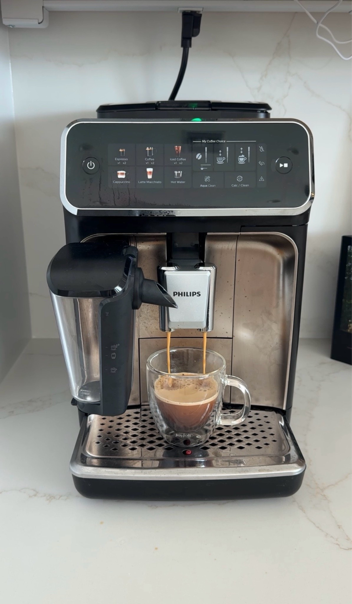 If I was deserted on an island and I could bring only 1 thing with me: it would be my espresso machine 

Dramatic? Yes. Necessary? 100% 

ON SALE was $800 now $525

Also love how hot the double walled espresso mugs keep my shots 🔥
