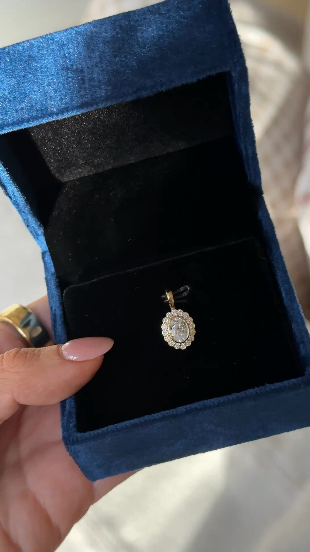 Etsy moissanite necklace

#LTKmomlife #LTKgrwm #LTKdayinmylife