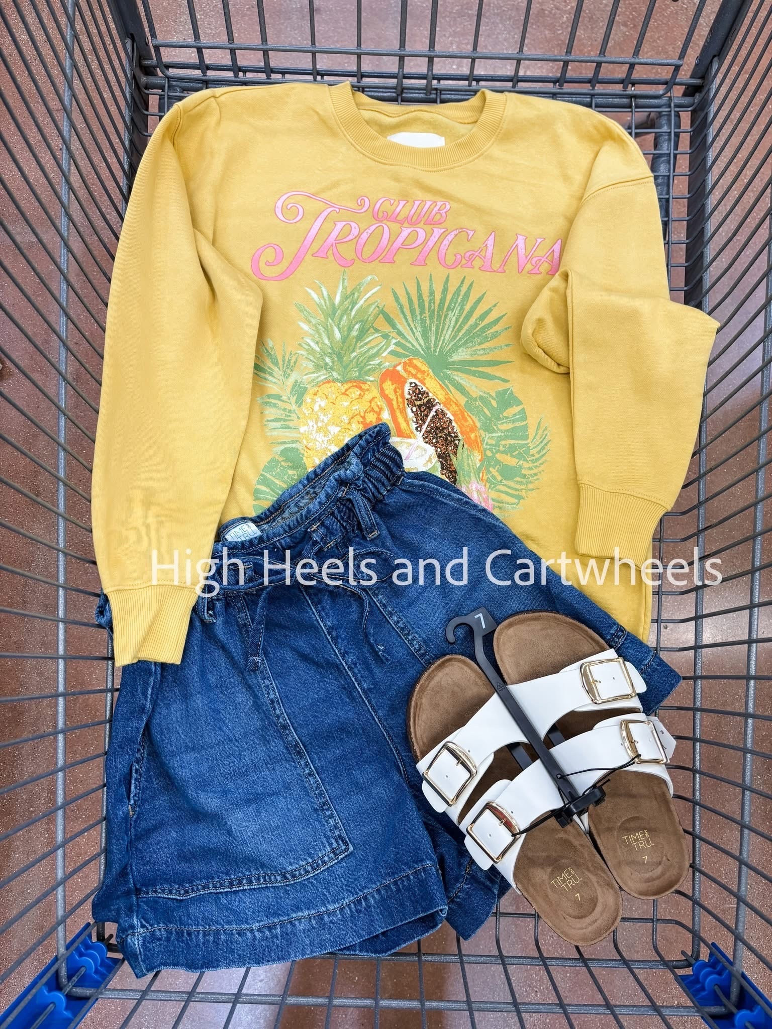 This sweatshirt is so fun! 