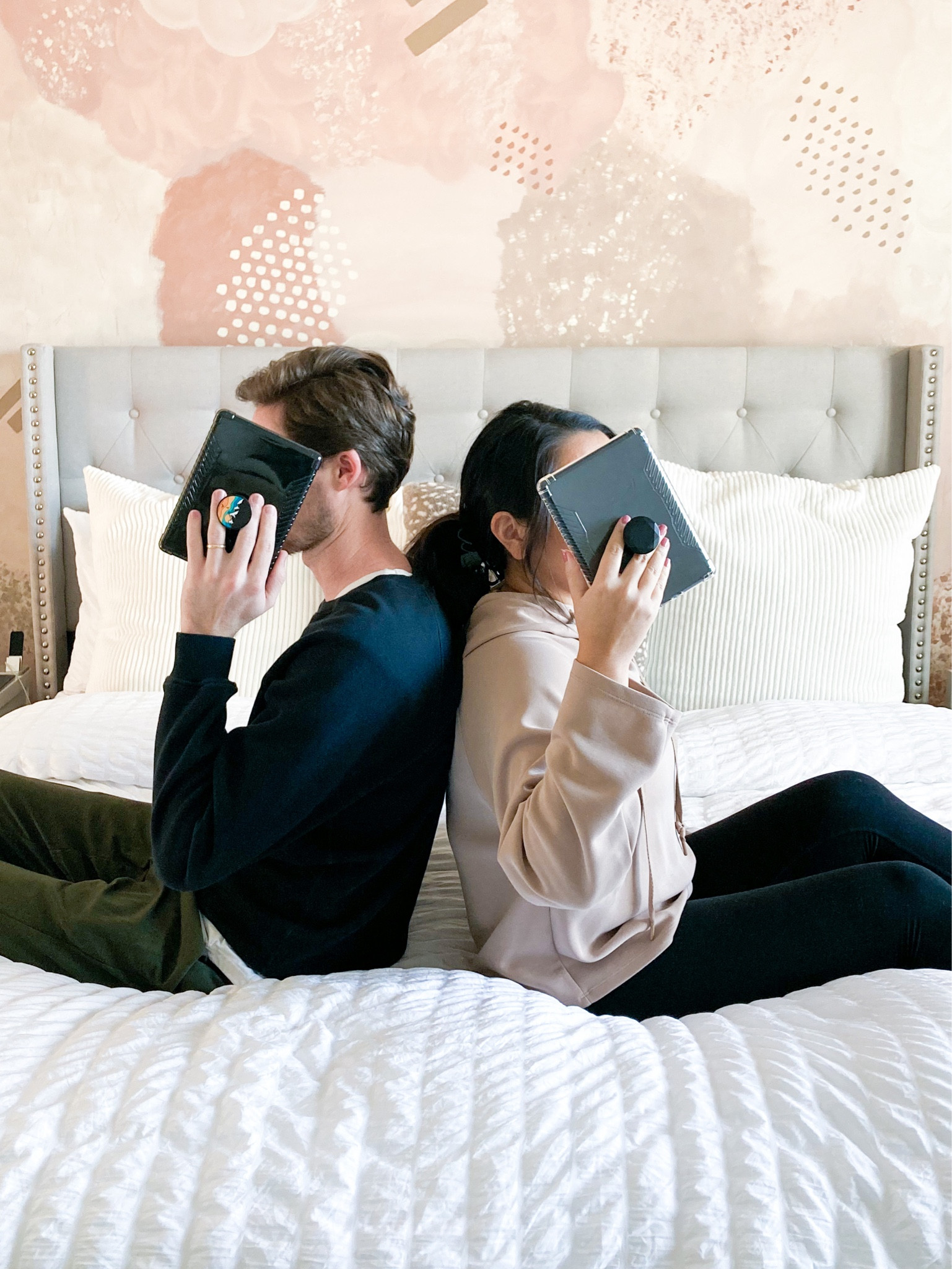 🤍🤍🤍

Gifts for Readers • Bookworms • Kindle • Bedroom • Bedding • Guest Room • Wayfair Sale • Amazon Home Finds 

#LTKmens #LTKsalealert #LTKhome