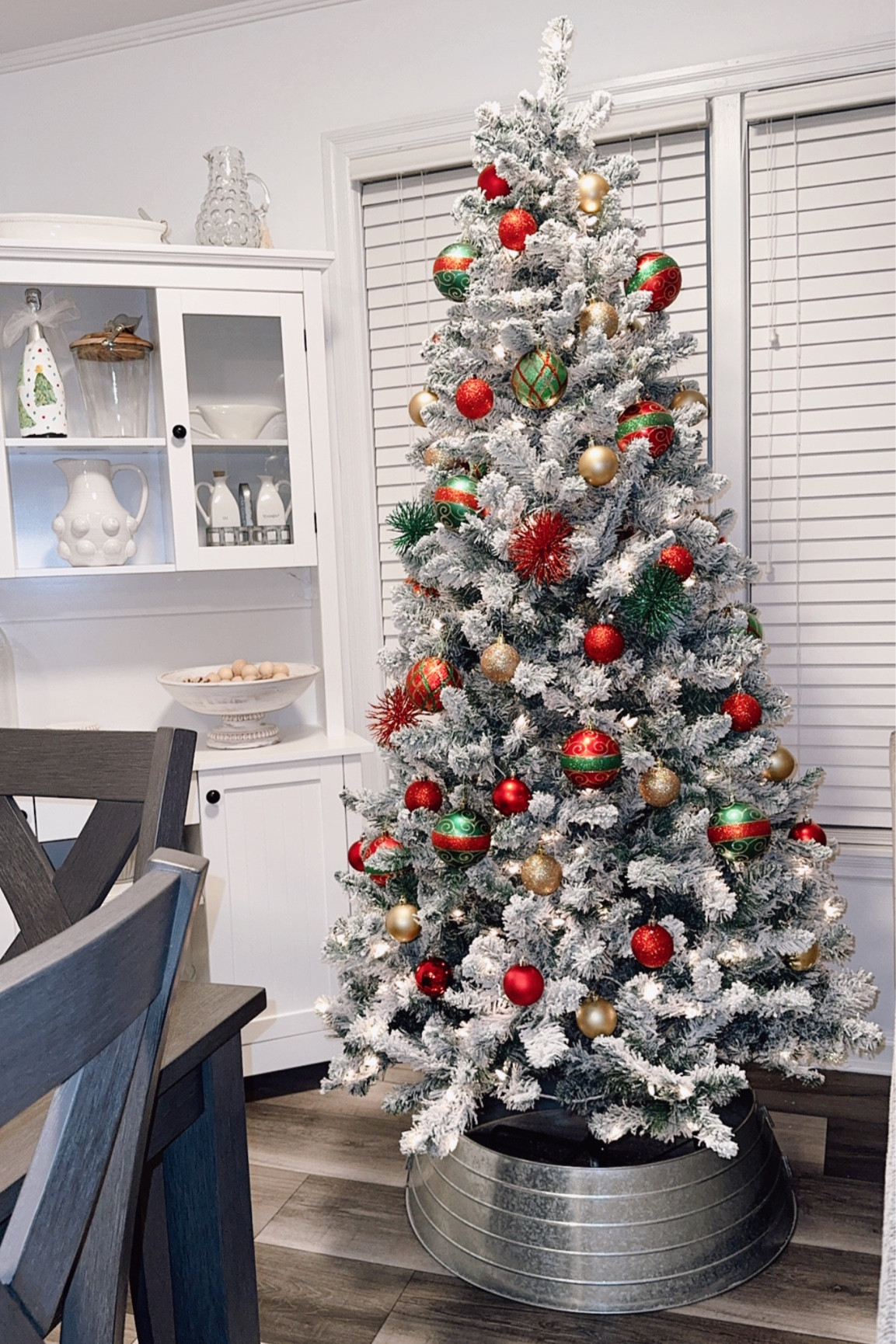 Christmas tree. #walmartfind #walmarttree #viraltree #walmart #christmas #christmastree ❤️💚

#LTKHoliday #LTKfindsunder100 #LTKSeasonal
