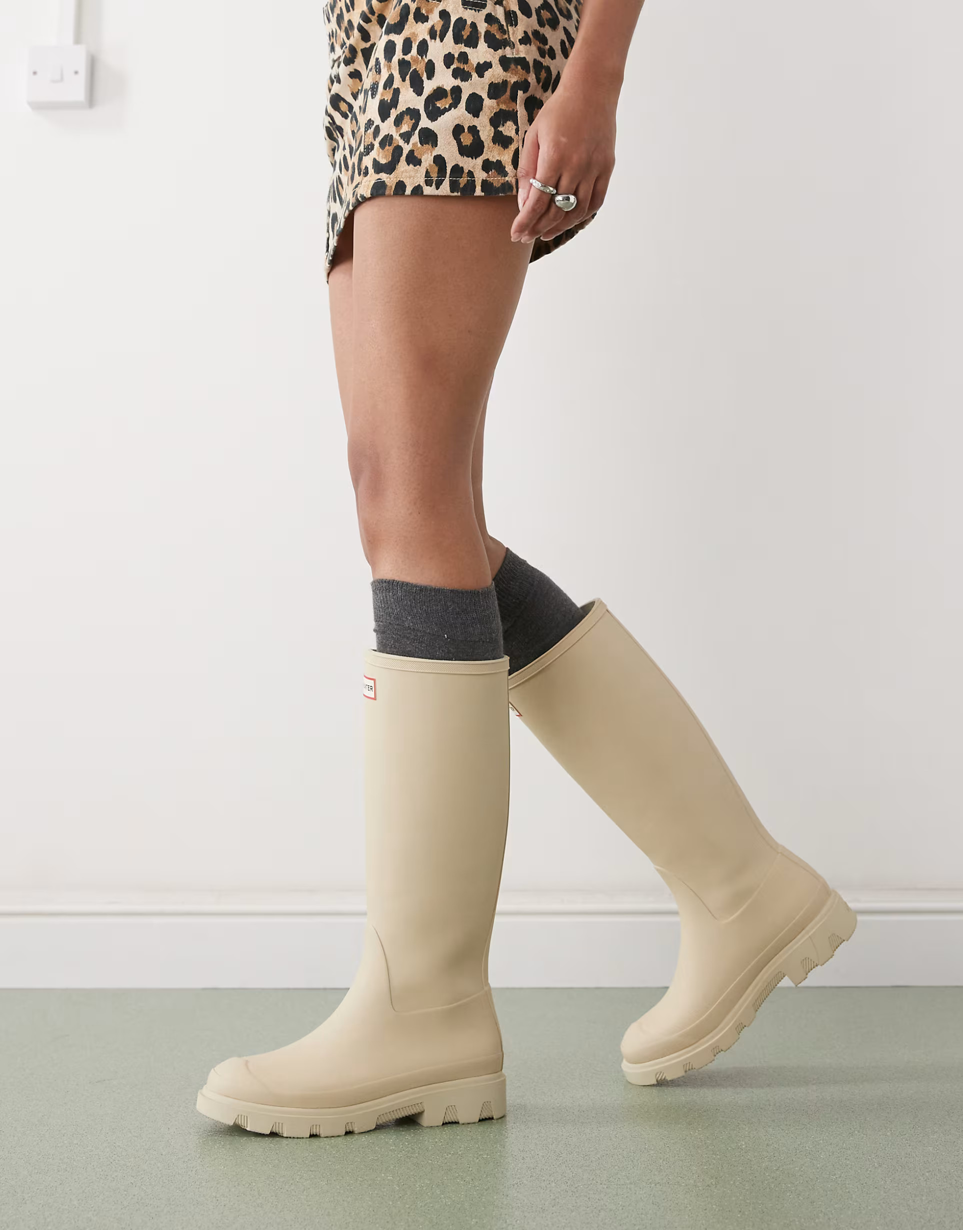 Hunter Downpour tall wellington boots in beige | ASOS | ASOS (Global)