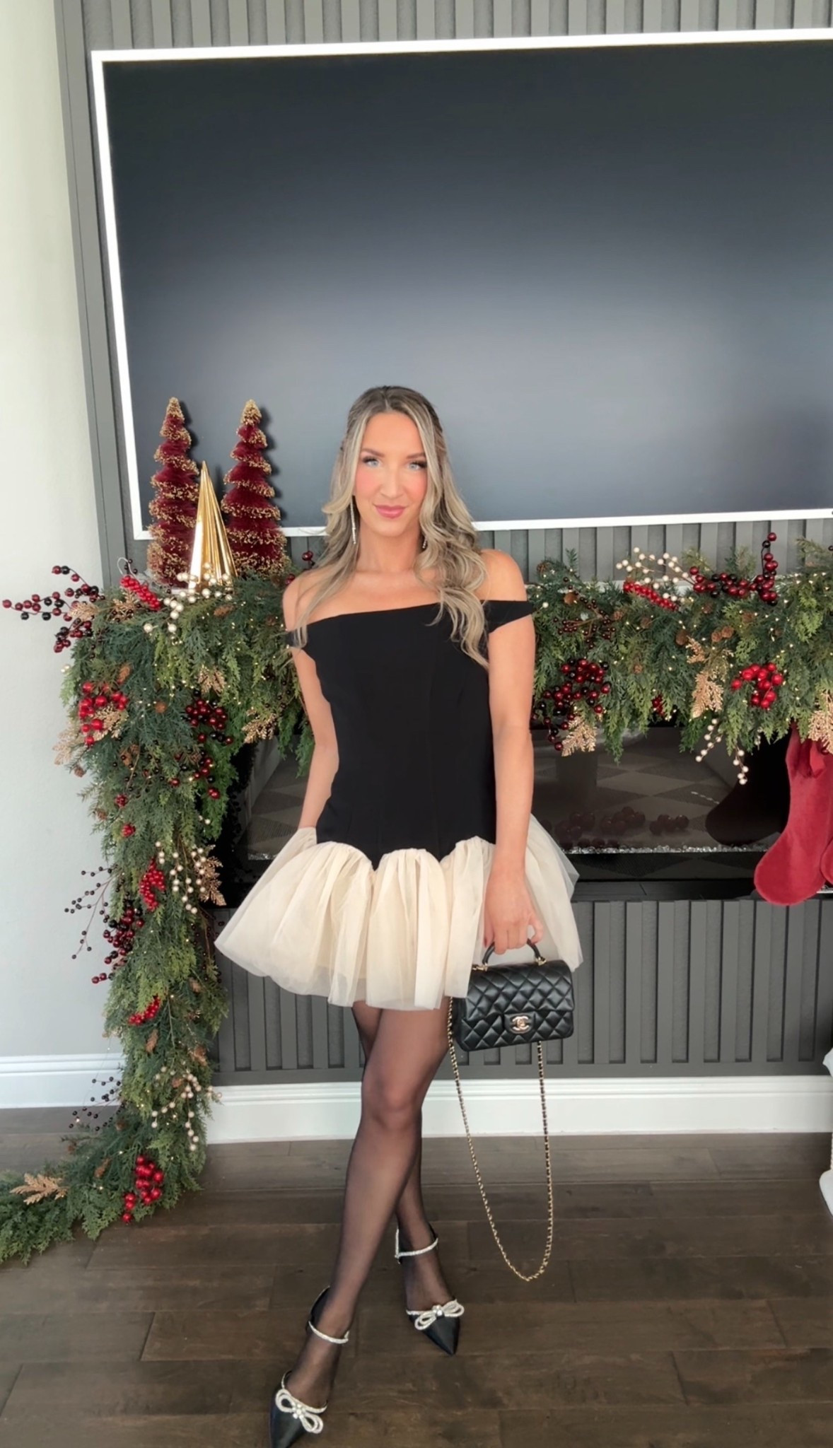 Holiday dress, holiday outfit, black dress, christmas dress, winter outfit

#LTKHoliday #LTKParties #LTKStyleTip