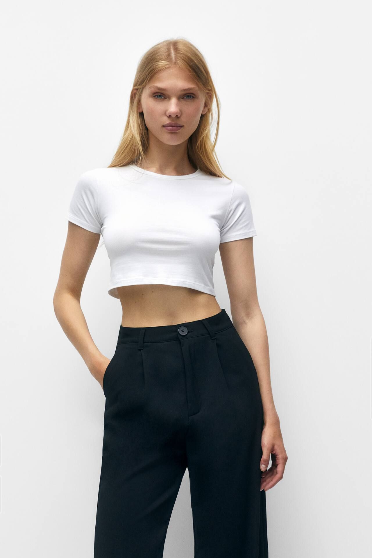 Cropped short sleeve T-shirt | PULL and BEAR UK