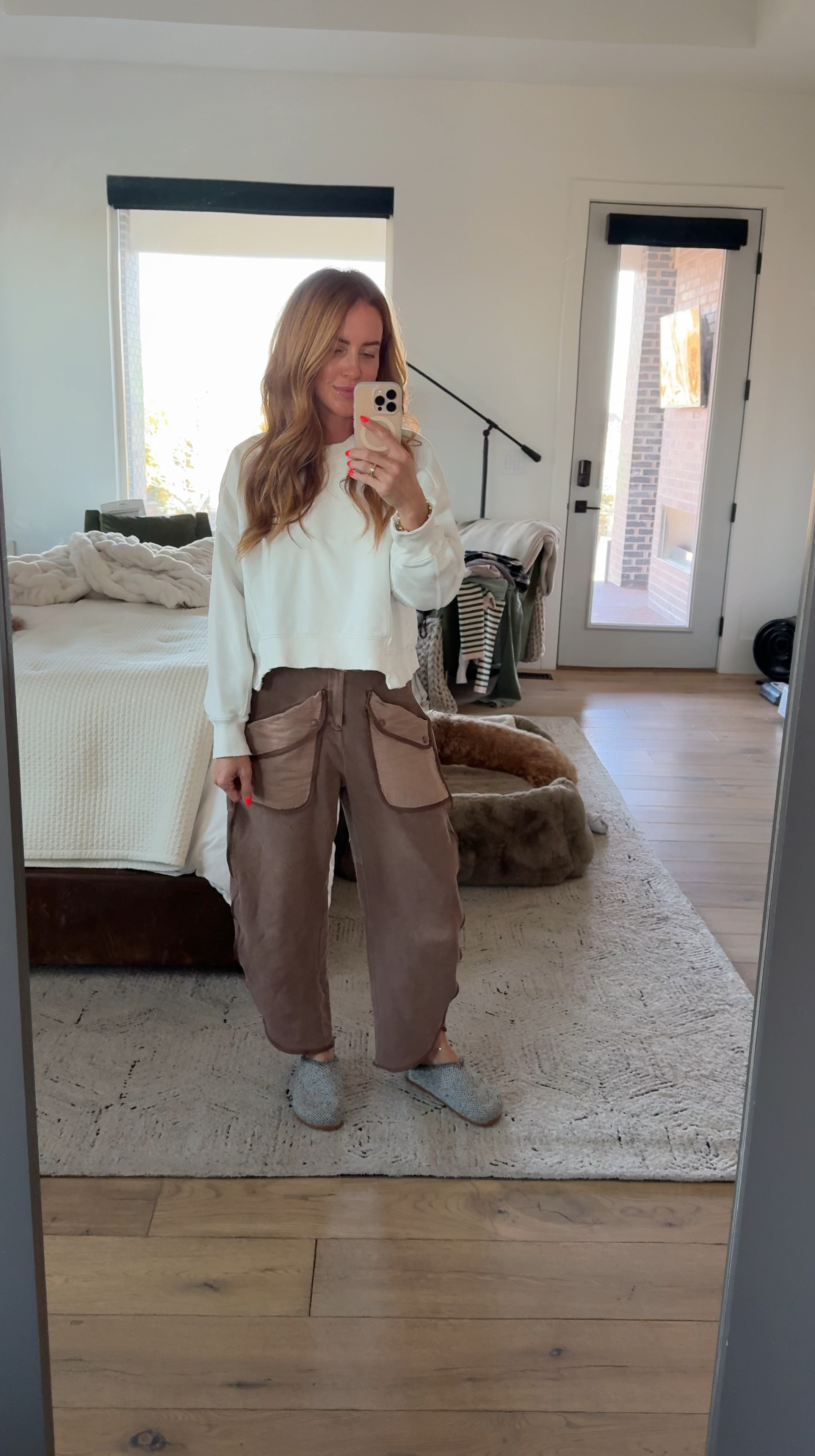 I’ve had these @fpmovement pieces for YEARS and can’t get enough of them. Wearing a small in the top and pants! 