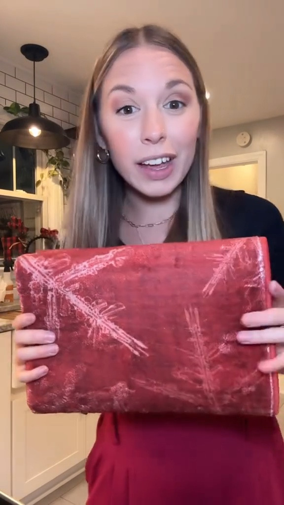 It’s the most wonderful time of the year 🎄❤️
Rug is linked in my amaz0n storefront (link in bio) and is under $25 , I have the 2x4 size.
#amazon #amazonhome #homedecor #hokidays #christmas #holidayseason #cozy #kitchen #kitchendecor #washablerug