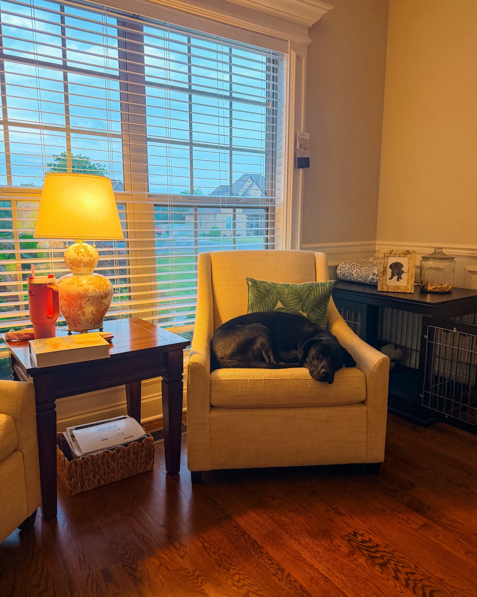 A few pics of the house & the progress we’ve made!! Still VERY much so unpacking & starting to decorate - clearly missing some furniture still!! LMK what house details you want to see over the next few weeks!!

#LTKHome