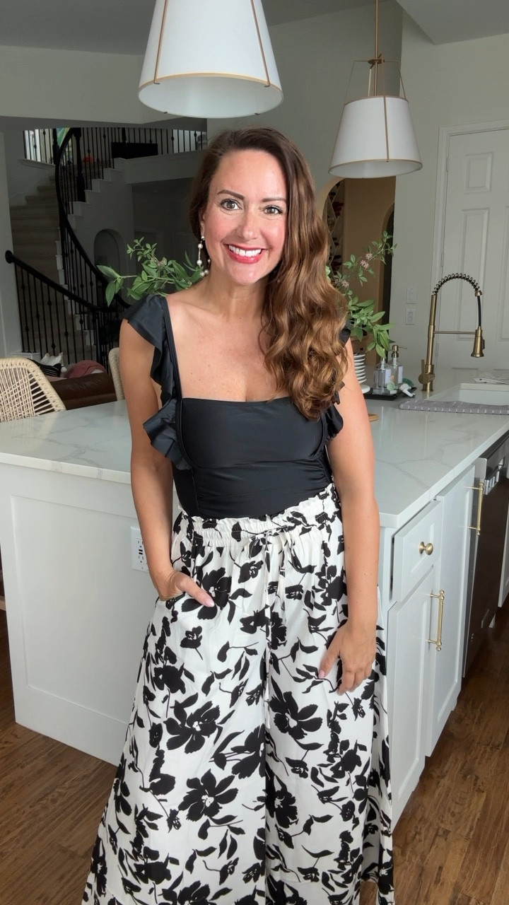 Wearing a medium in both the suit and pants❤️
.


#LTKFindsUnder50 #LTKOver40 #LTKStyleTip