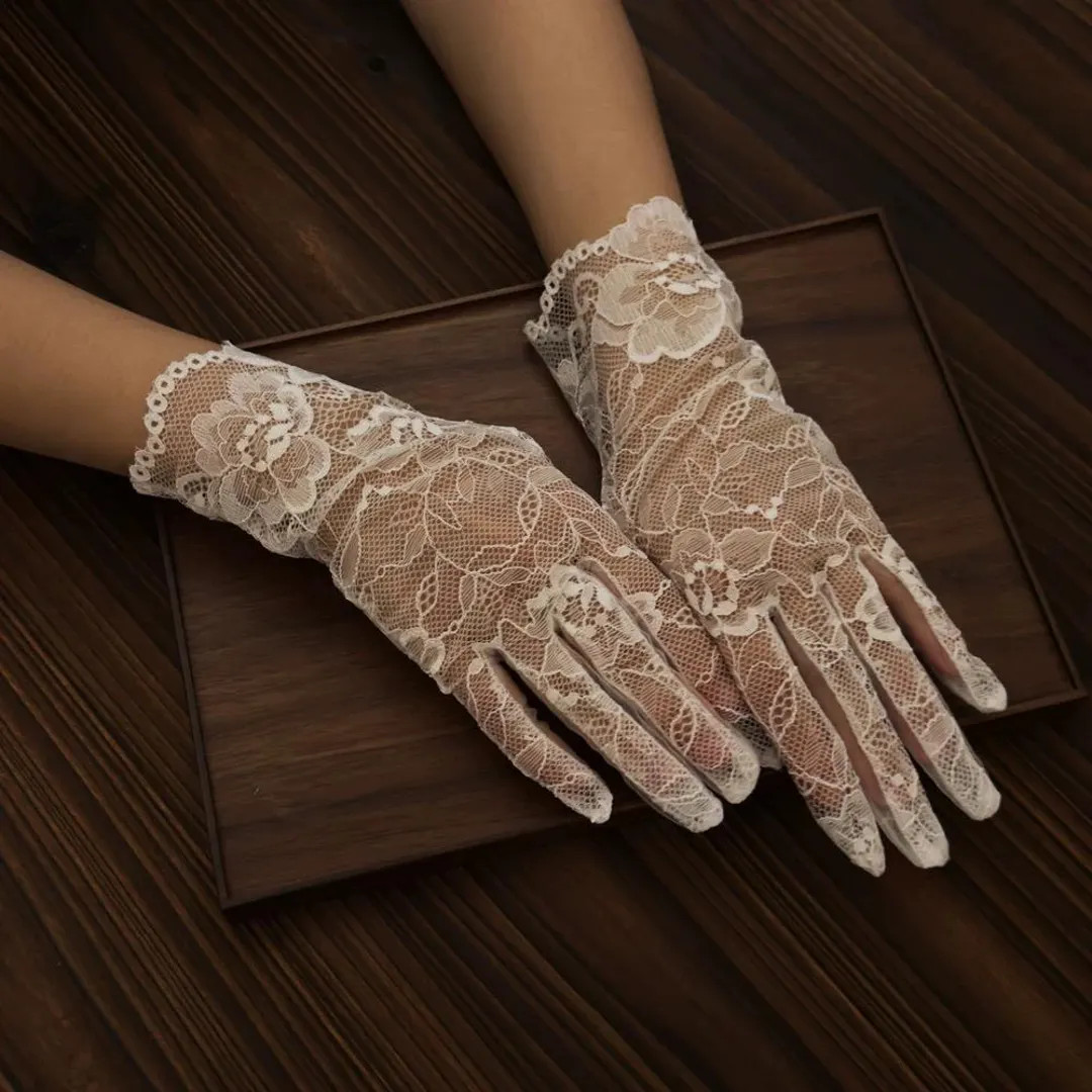 Vintage Floral Lace Bridal Gloves, Short Ivory White Wedding Gloves, Romantic Wedding Accessories... | Etsy (US)