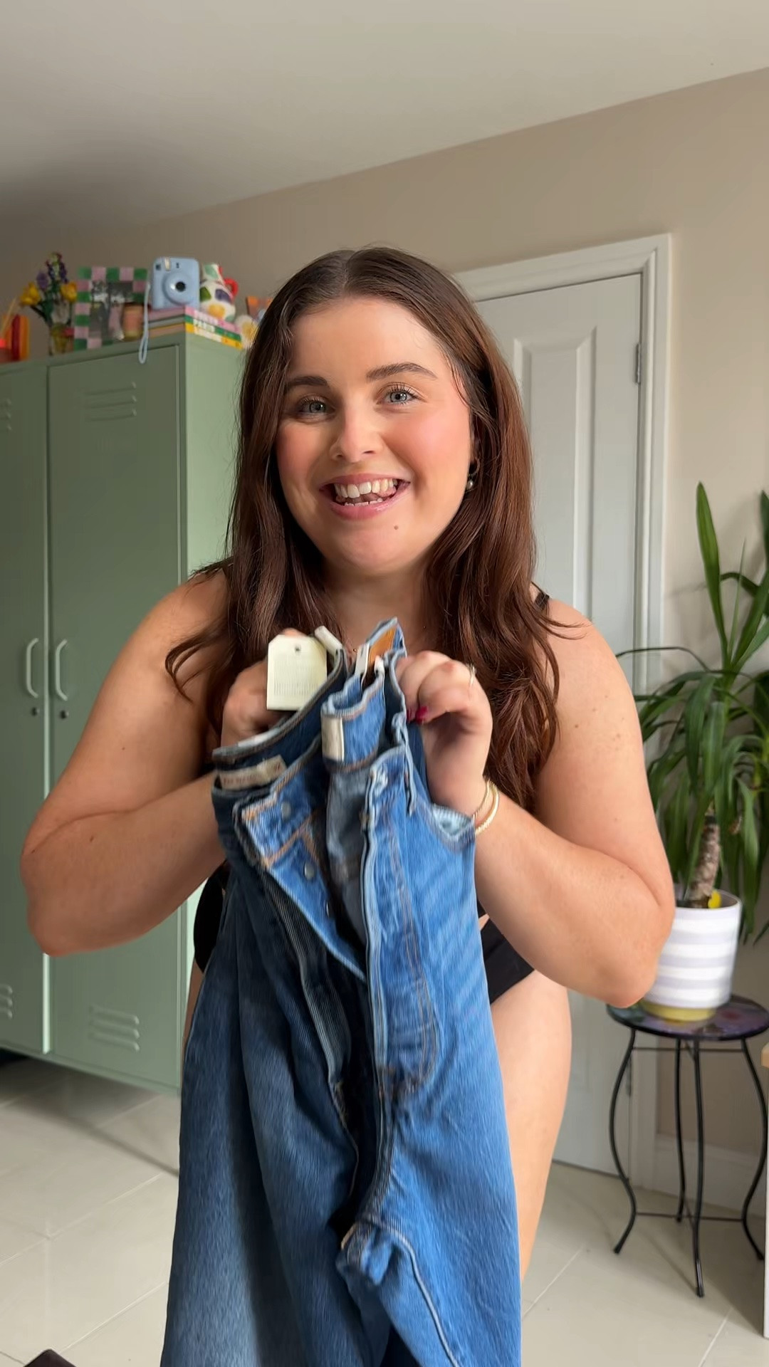Levi’s are on sale on Prime Day so we had to give em a try and see if they’re midsize approved!!🤭