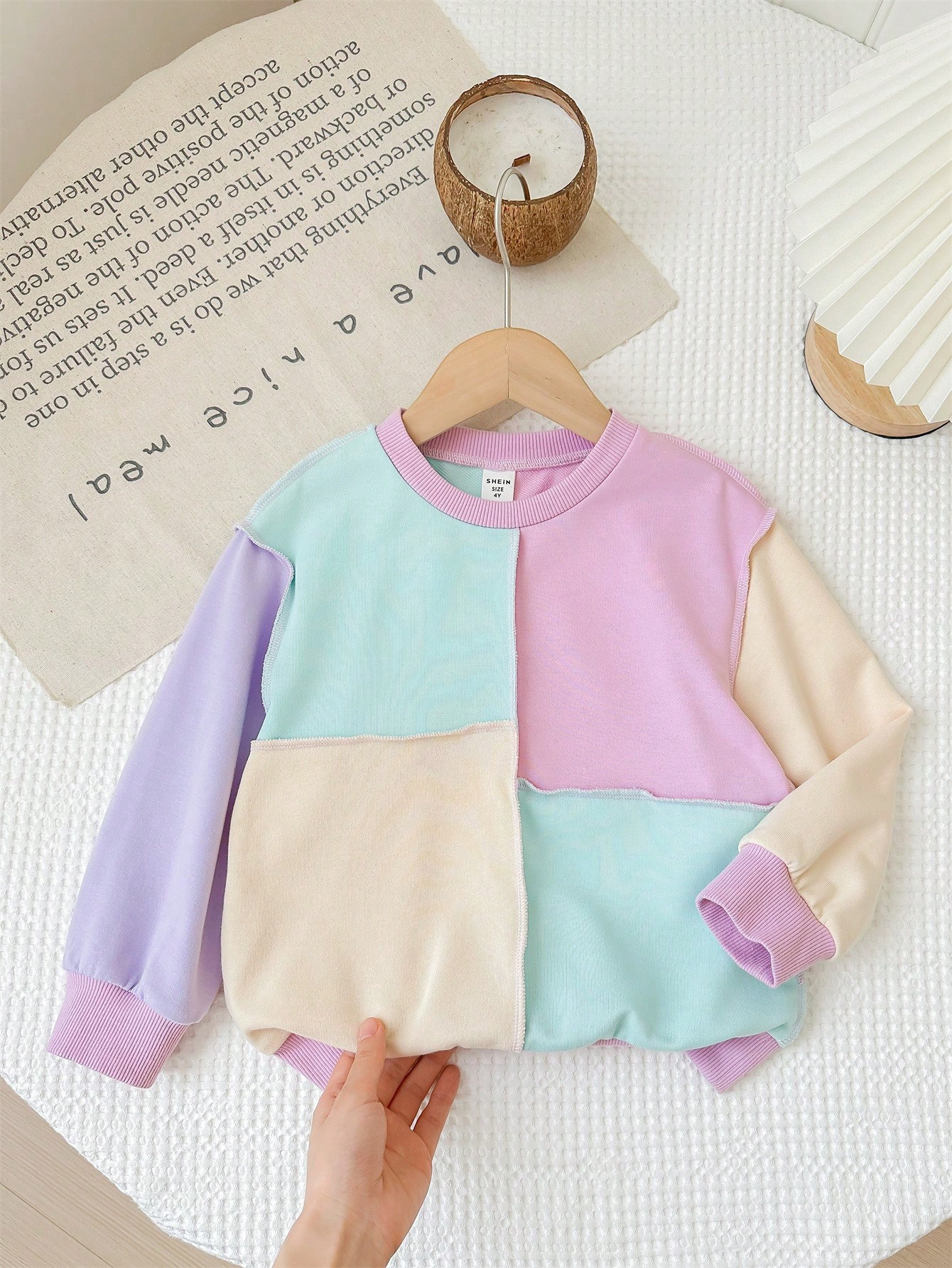 SHEIN Young Girl's Asymmetrical Color Block Knitted Loose Casual Sweatshirt With Round Neck | SHEIN