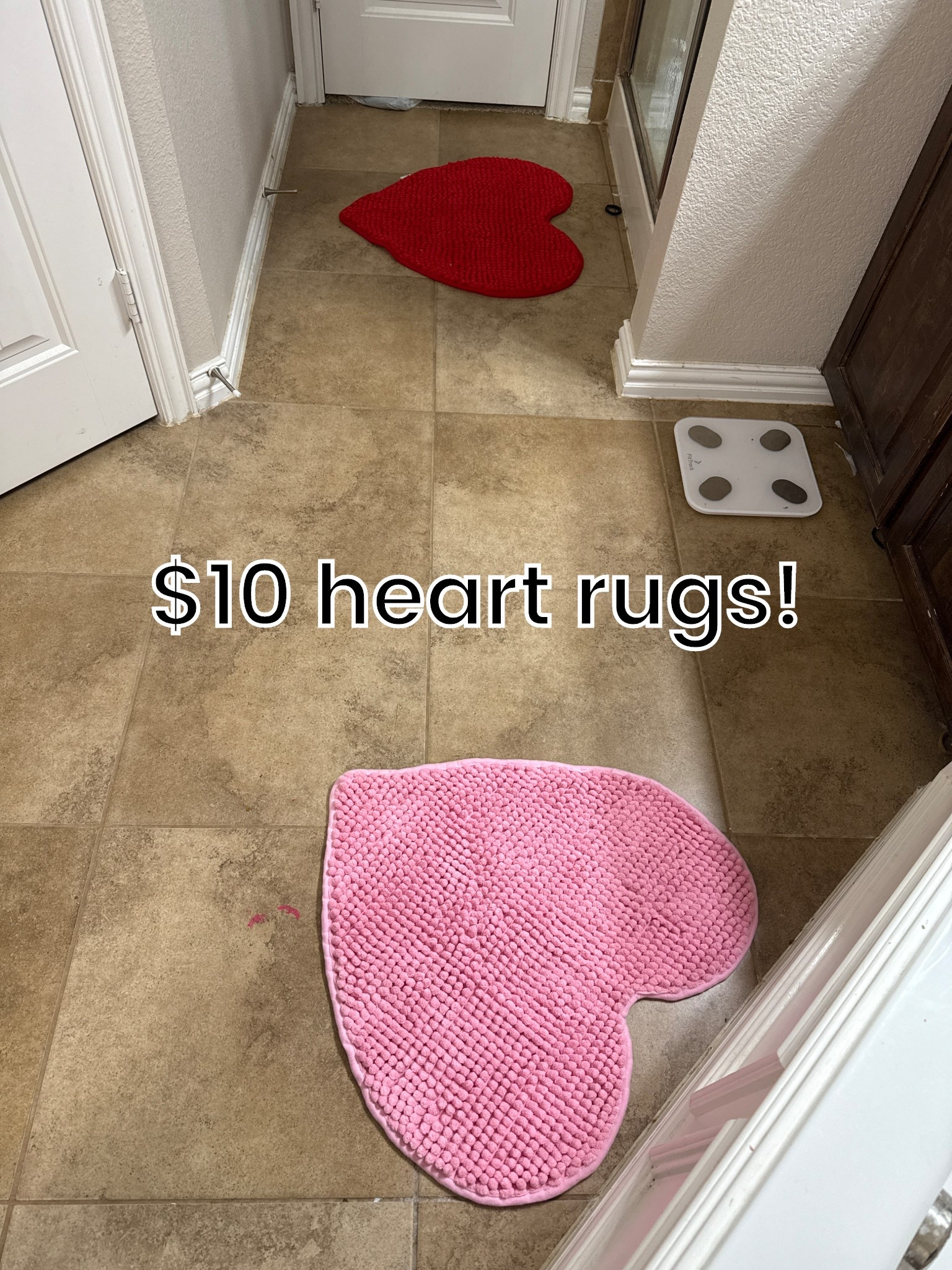 These $10 heart rugs are soooo cutie! 