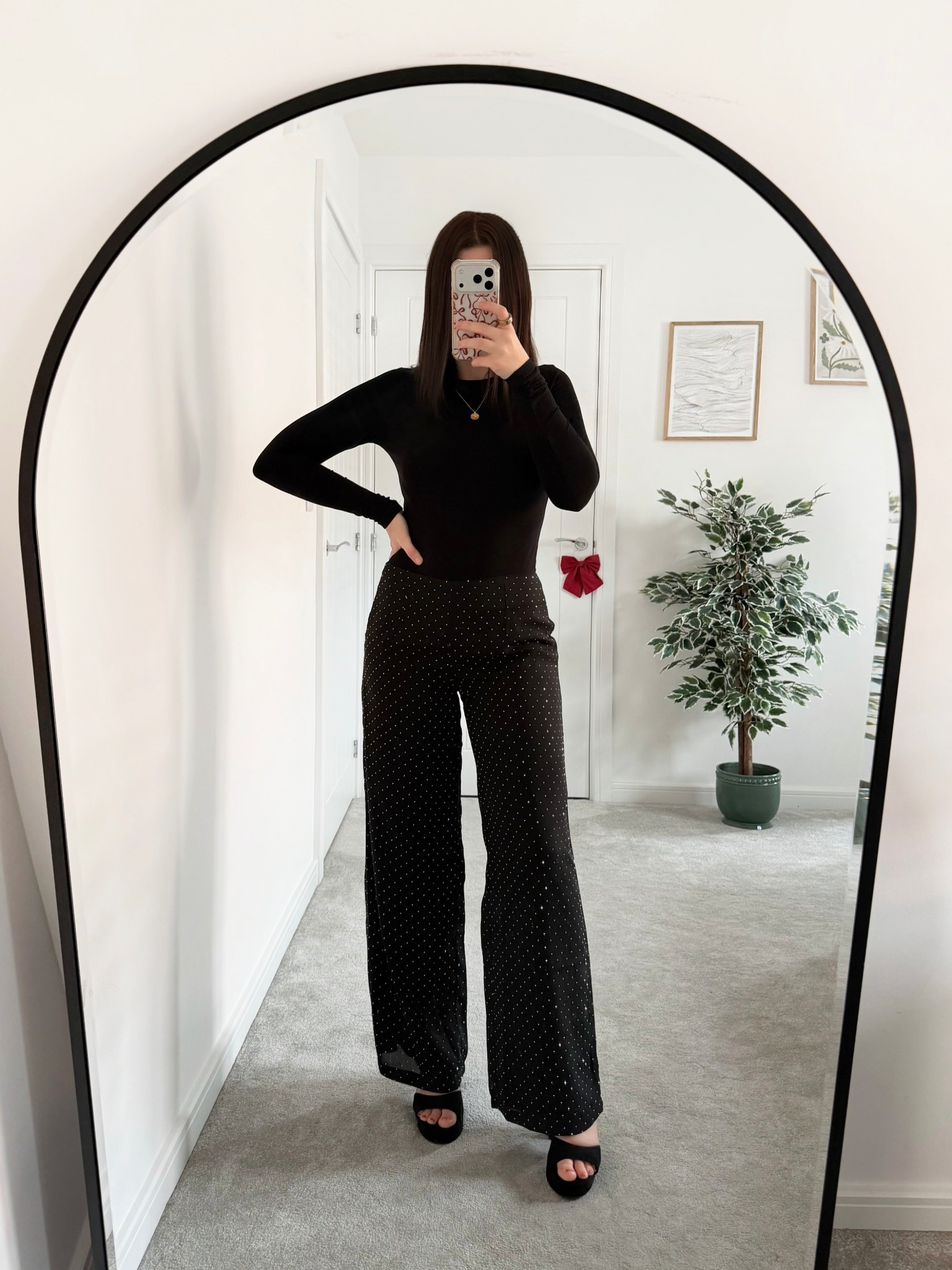 Get extra £££ off BOOHOO with code JESSIEFIR 

Christmas Party Outfit Idea 🎄🪩

• black skims dupe bodysuit embellished sparkly trousers petite style uk fashion pub outfits going out night out outfits club Christmas Day outfits partywear •



#LTKCyberWeek #LTKpartywear #LTKfestive