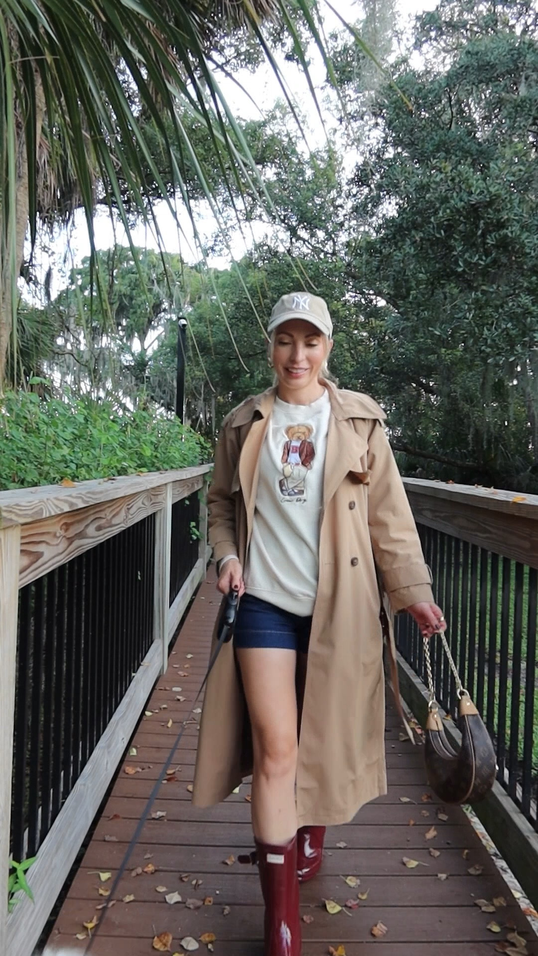 Rainy Day outfit for fall with denim shorts + hunter boots + trench coat

#LTKFindsUnder50 #LTKFindsUnder100 #LTKStyleTip