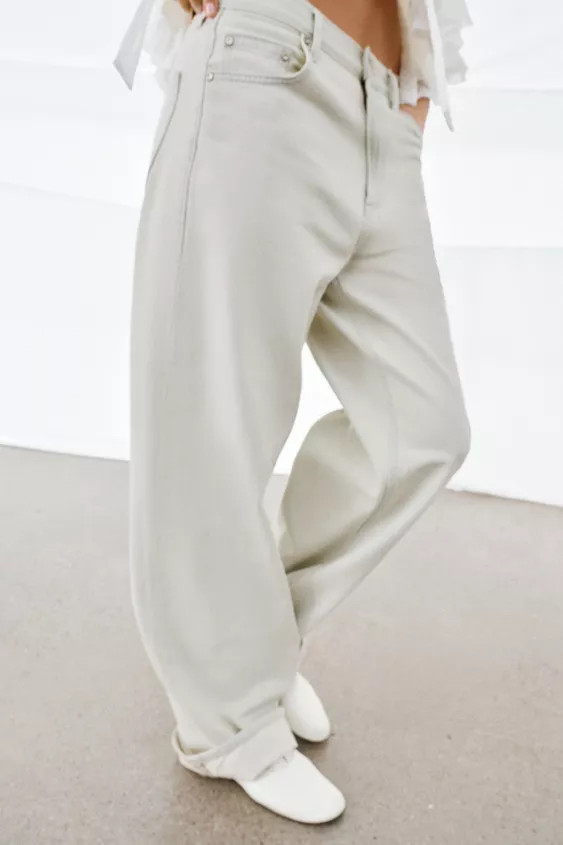 MID-RISE - RELAXED LEG - FULL LENGTHZARA WOMAN COLLECTIONMid-rise jeans with belt loops. Five poc... | Zara Canada