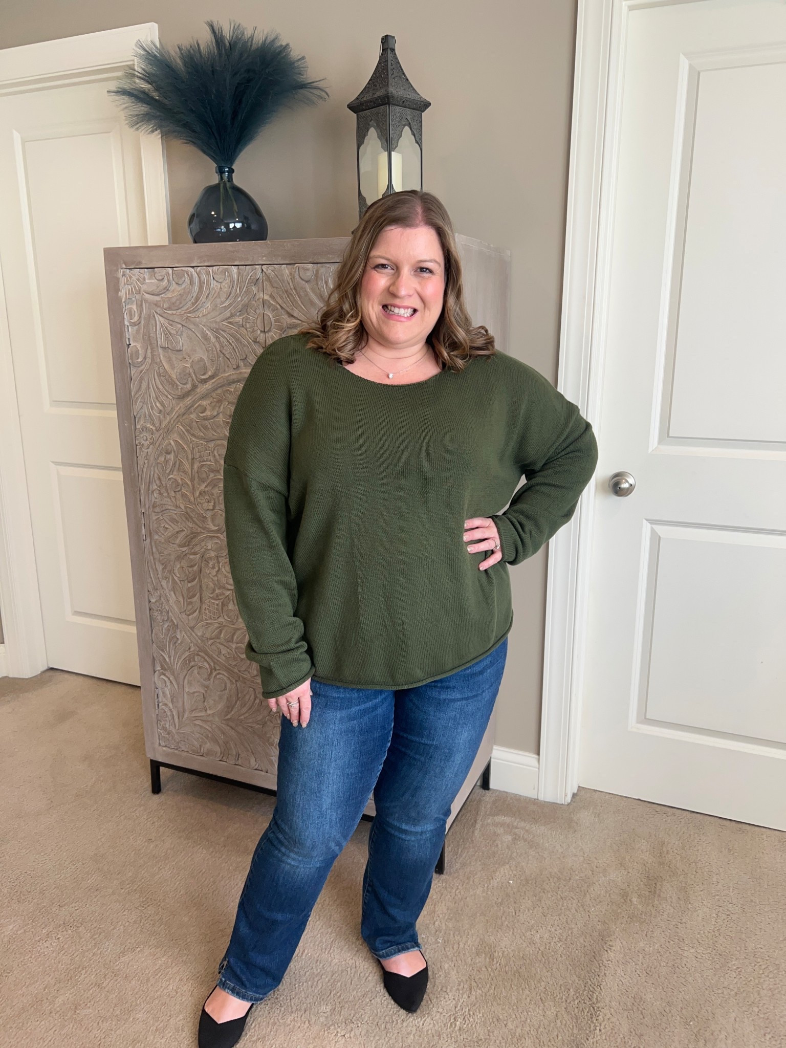 This sweater is super cozy! ✨ Wearing a size XL. Fit is oversized. 