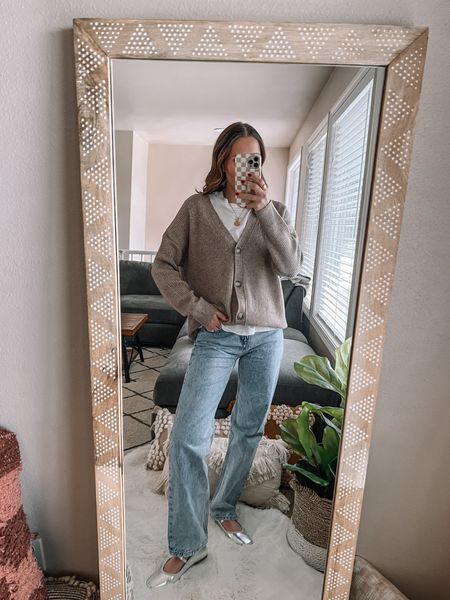 Teacher outfit idea🍎 wearing a small cardigan, xs tee and size 25 denim 

Teacher style | classroom style | classroom outfit | outfit ideas | workwear | teacher outfits | what to wear 



#LTKstyletip