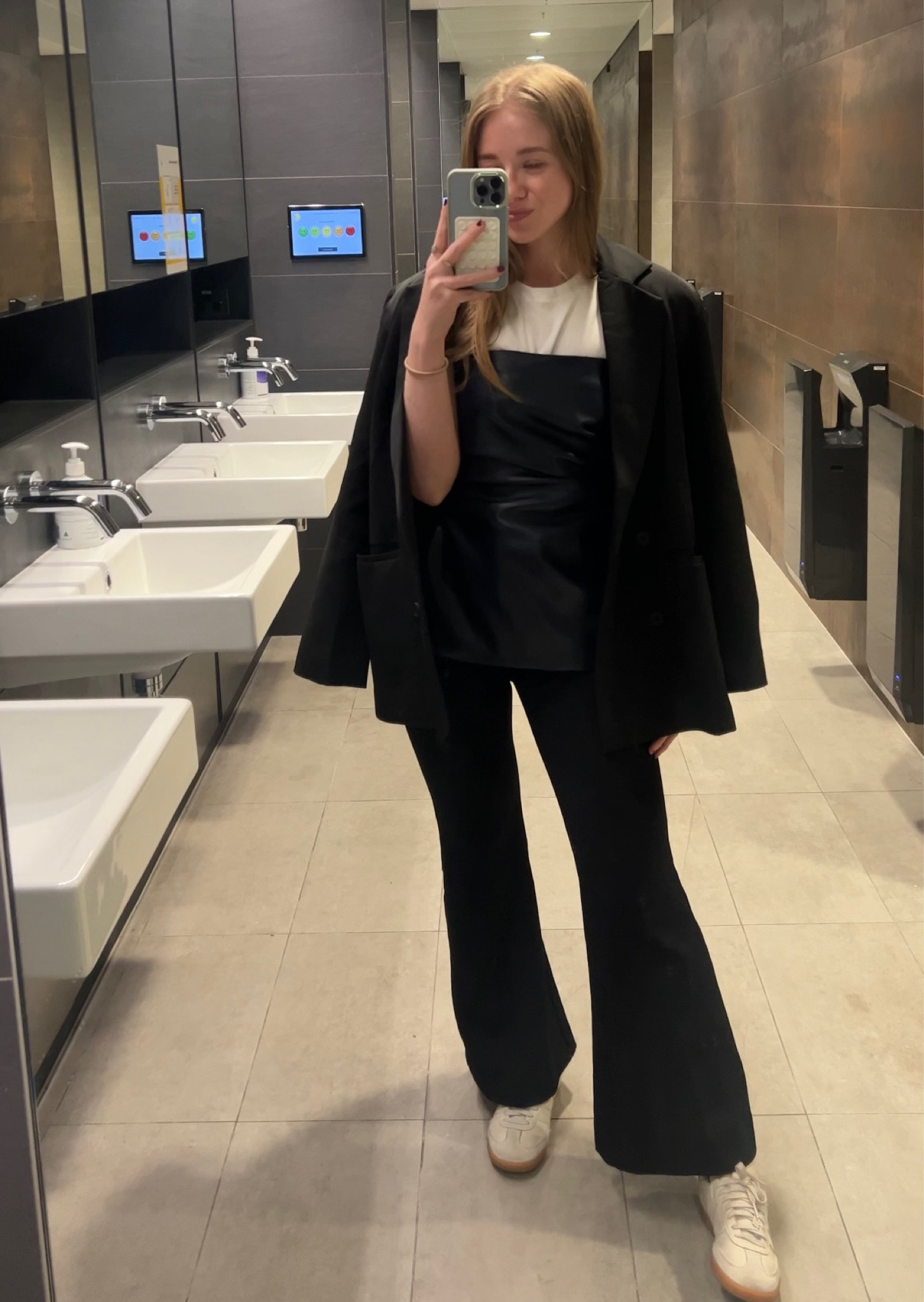 A standard corporate OOTD 

#LTKwinter #LTKaustralia