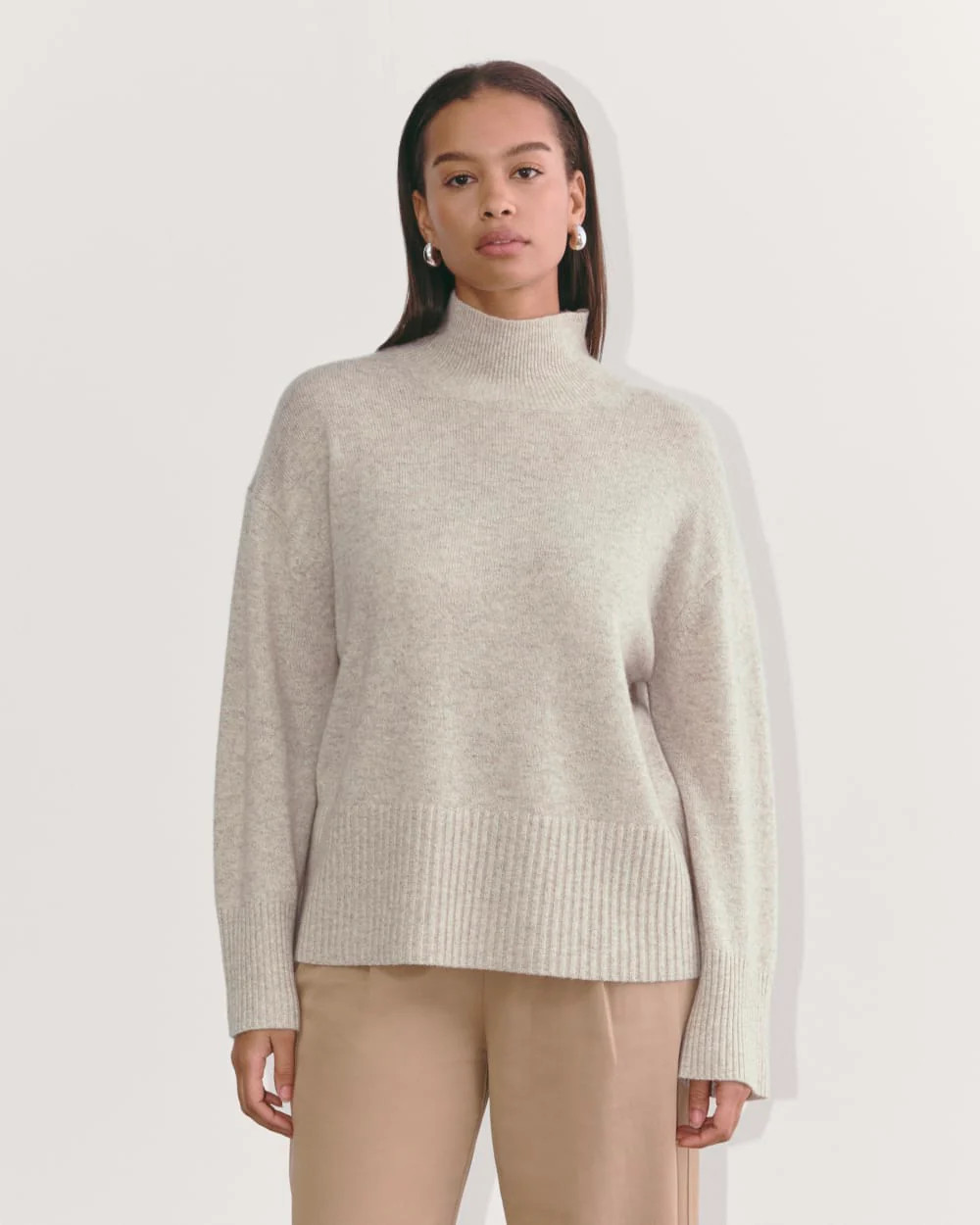 The Boxy Turtleneck in Cashmere | Canvas | Everlane