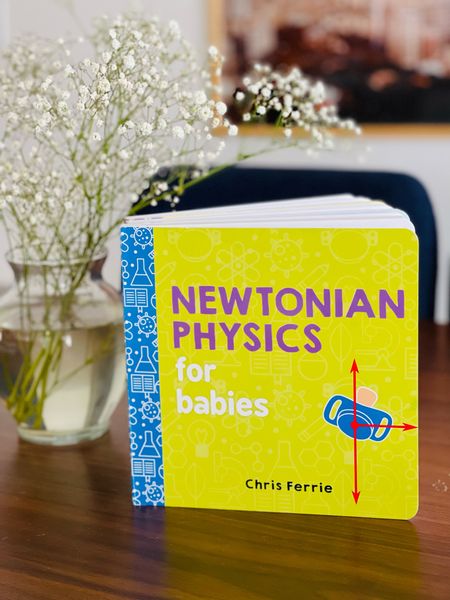 I believe that is never too early for you to introduce math, reading or even physics to your baby, so I got this AMAZING collection that it comes with 4 books about physics for BABIES! 
Honestly a must have, and Claire loves it! 
