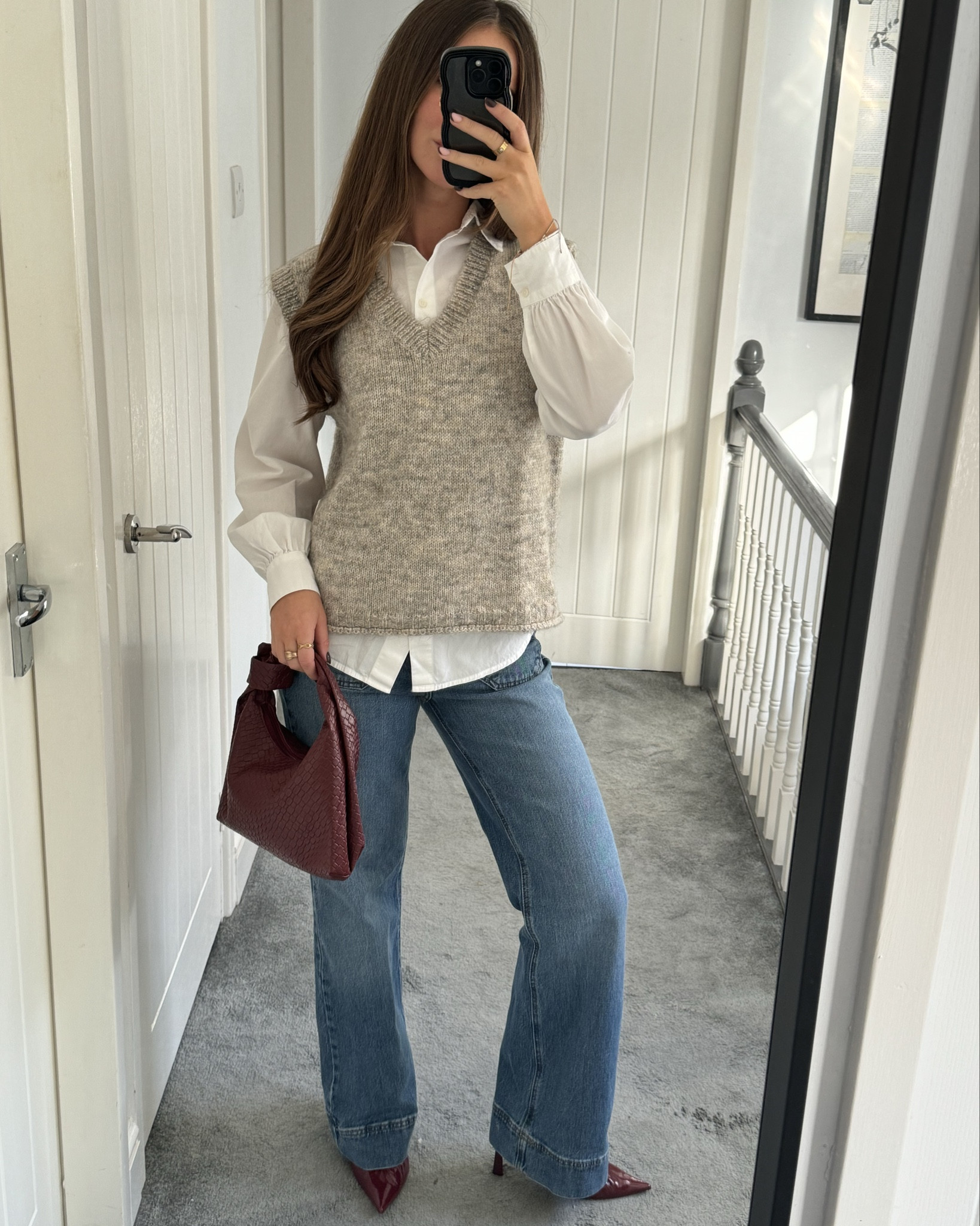 A touch of red 

#LTKautumn #LTKuk #LTKeurope