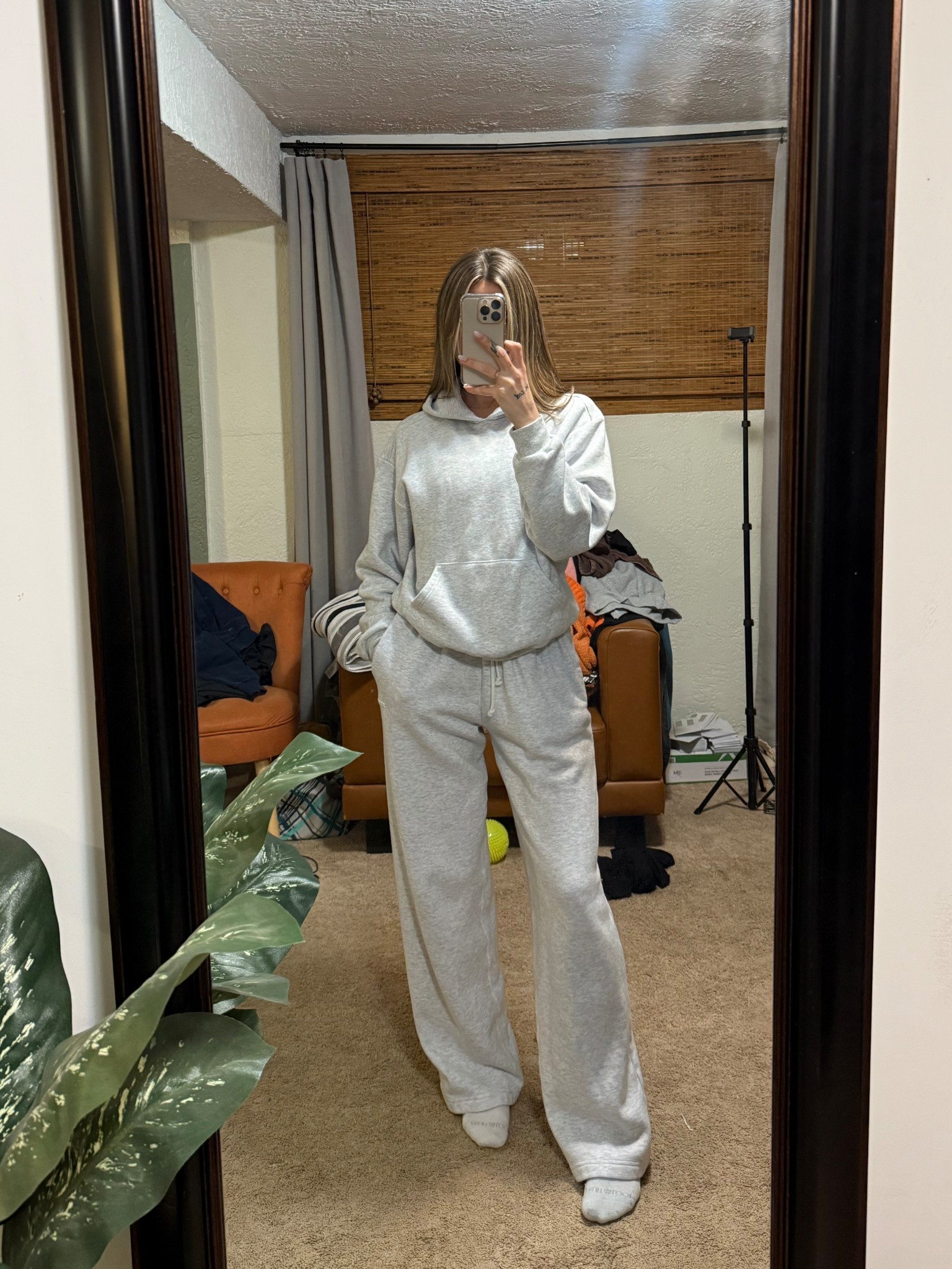 The softest sweatsuit I’ve ever worn 🥹 I’m 5’4 for reference and still have a bit of length in the pants. Hoodie is also a bit short so size up if you want it baggier! 

#LTKBump #LTKStyleTip #LTKFindsUnder100
