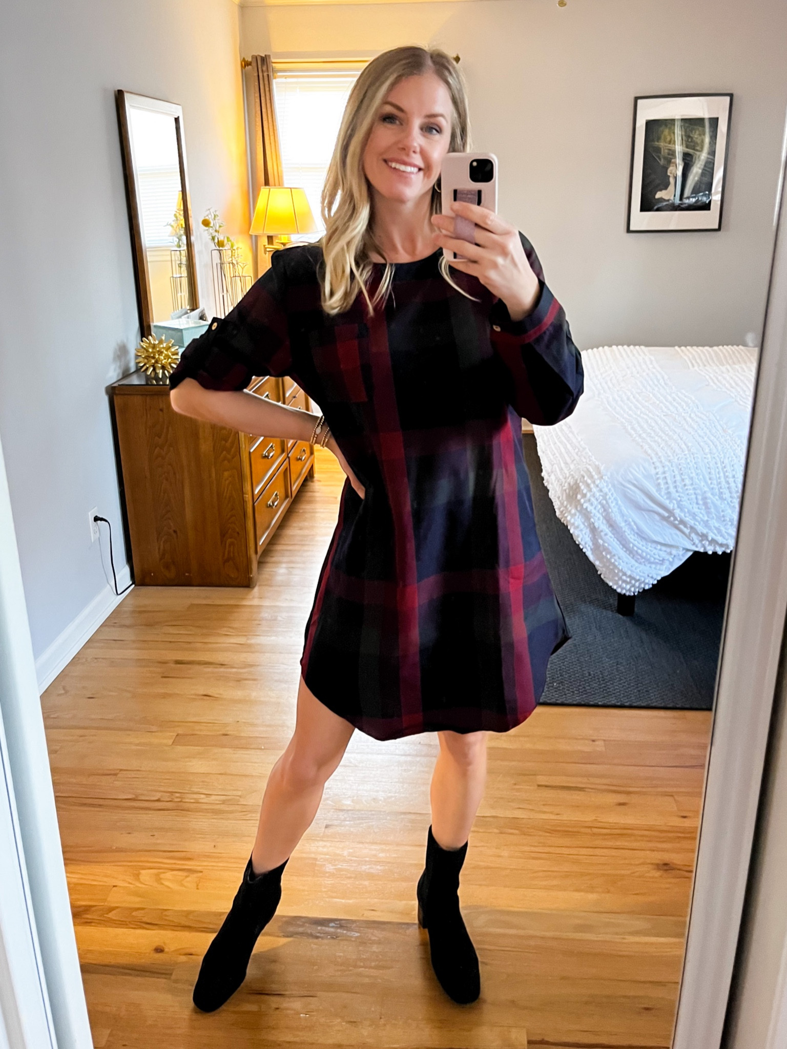 Perfect holiday plaid dress!  Runs true to size. Wearing size small. Perfect dress for just about any event

#LTKHoliday #LTKunder50 #LTKworkwear
