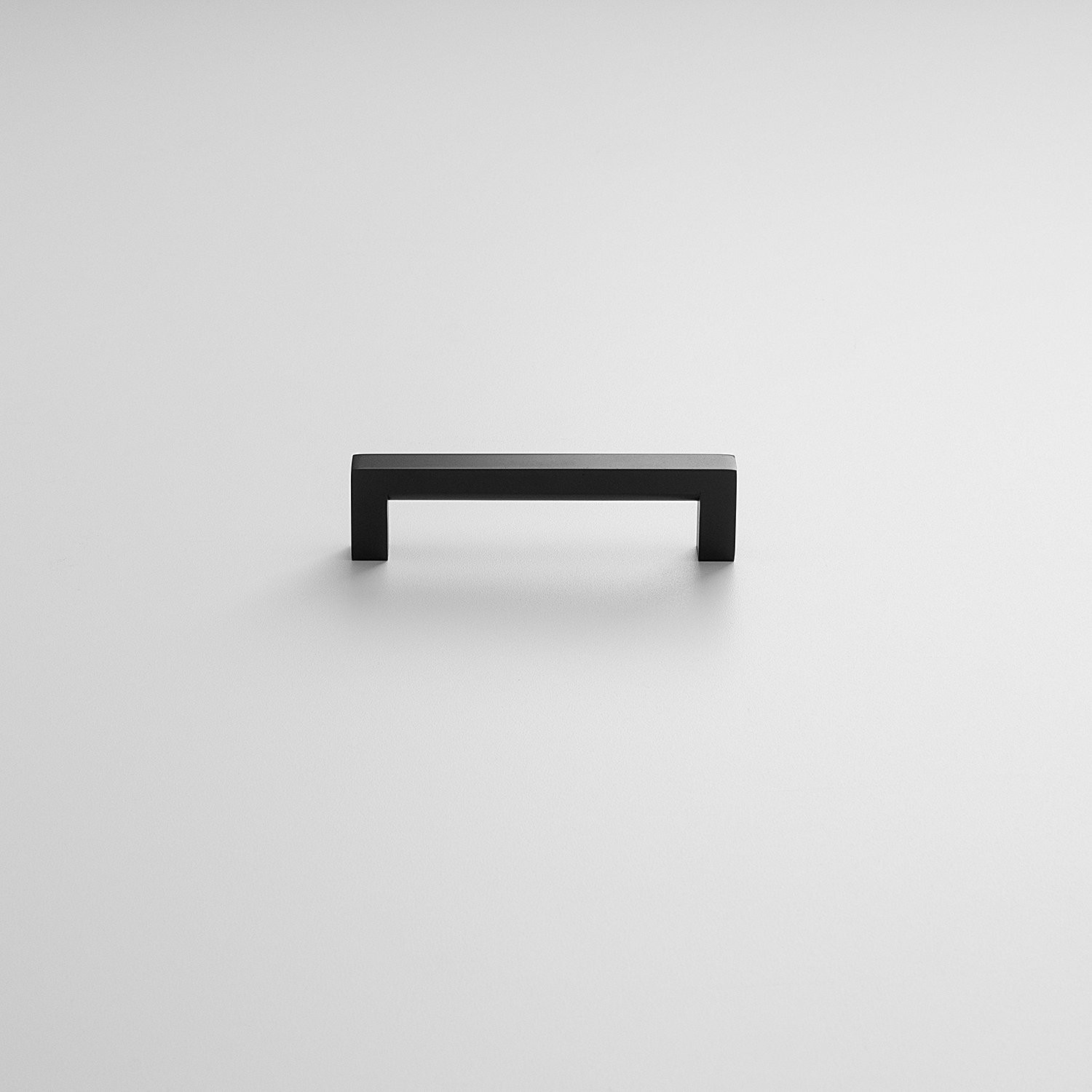 Edgecliff Pull - True Black | Schoolhouse