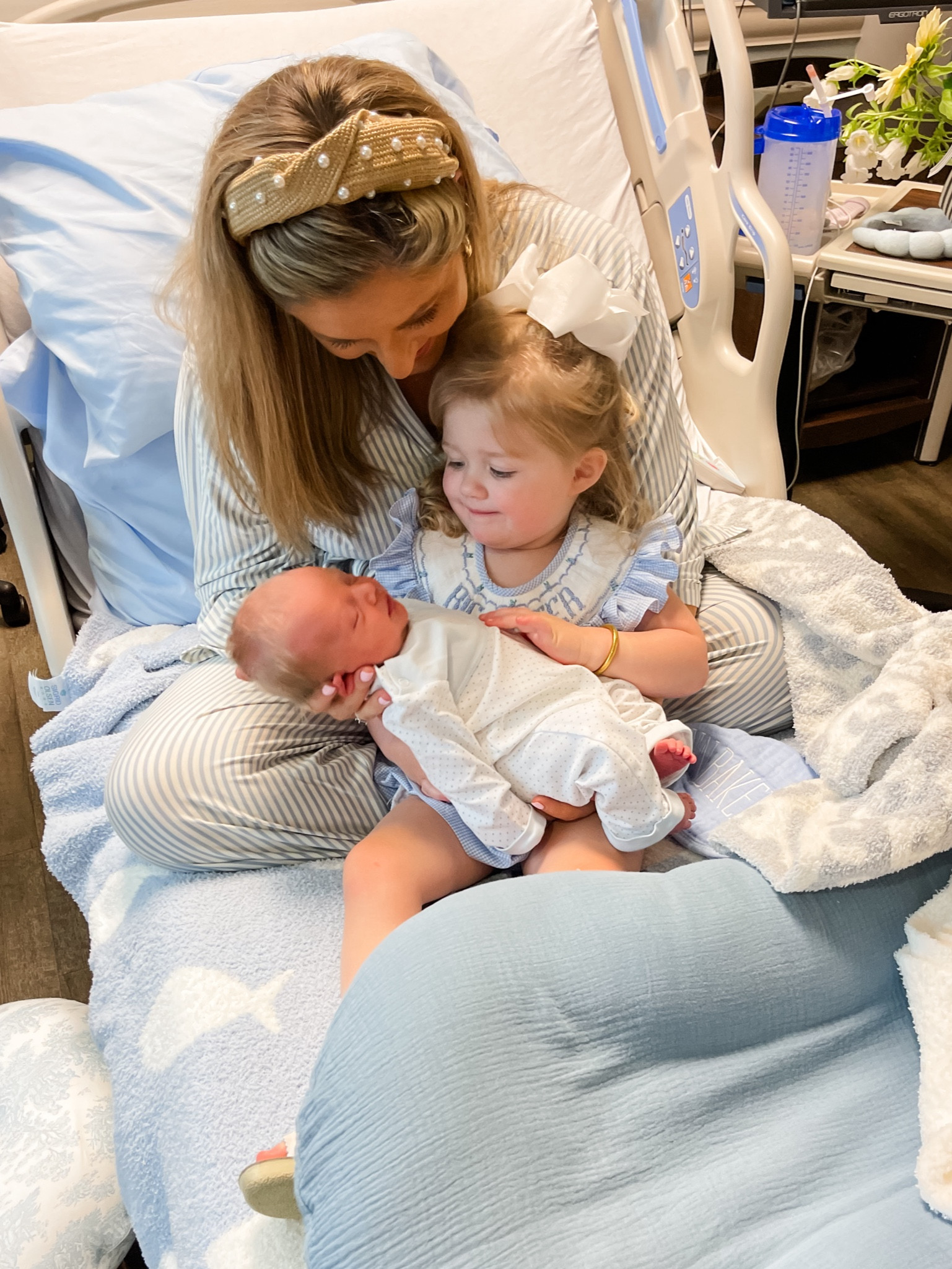 Big Sister Smock 
Big Sister Outfit 
Lake Pajamas 
Postpartum / Maternity 
Siblings
Snuggle Me Organic Lounger 
Newborn 

#LTKBaby #LTKKids #LTKBump