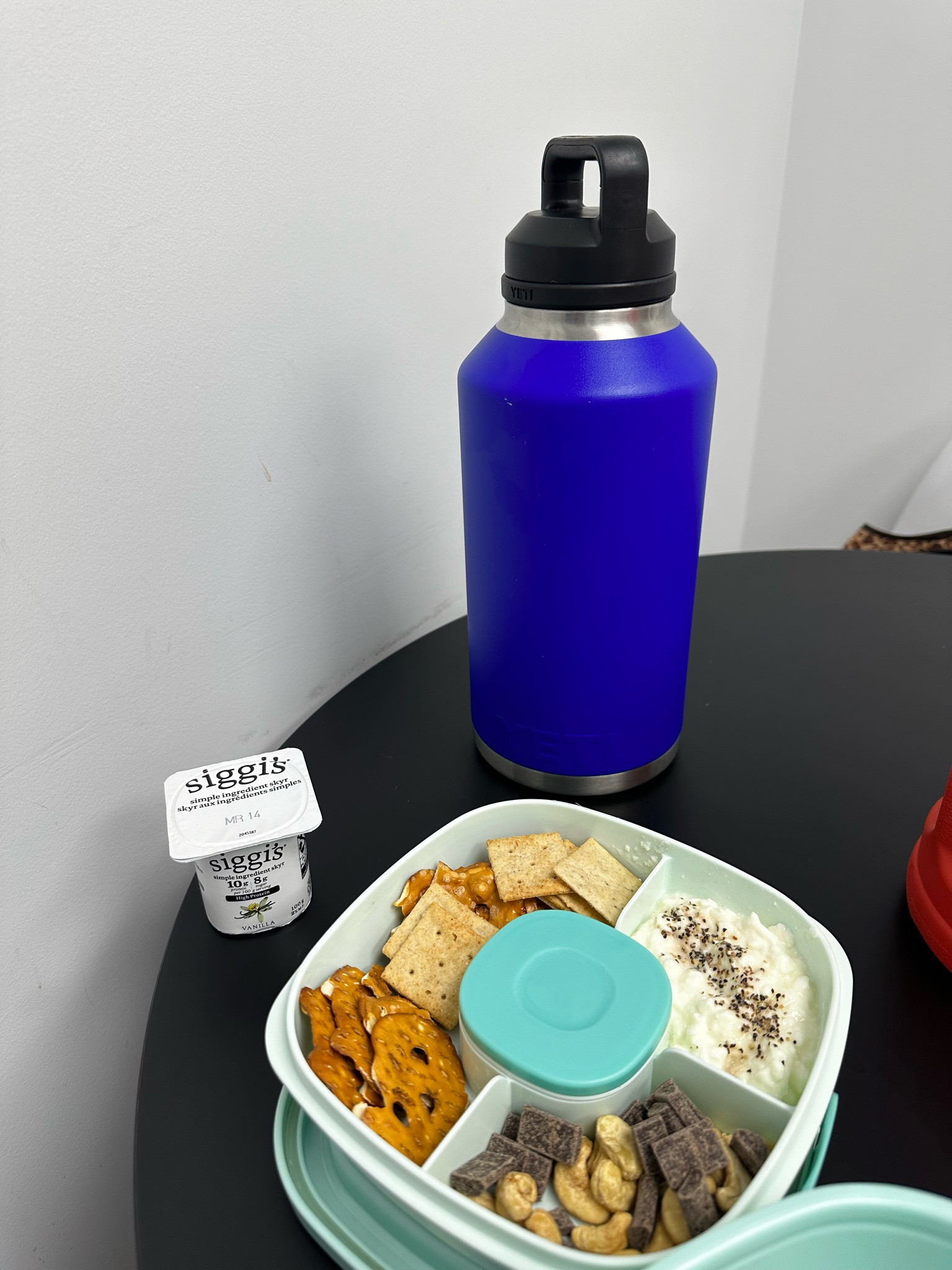 This is my fav water bottle I always bring to work, it can be hard to track my water intake while also keeping it cold! I also chose to make sure there was no straw to prevent wrinkles around the lips! 

#LTKworkwear #LTKfitness