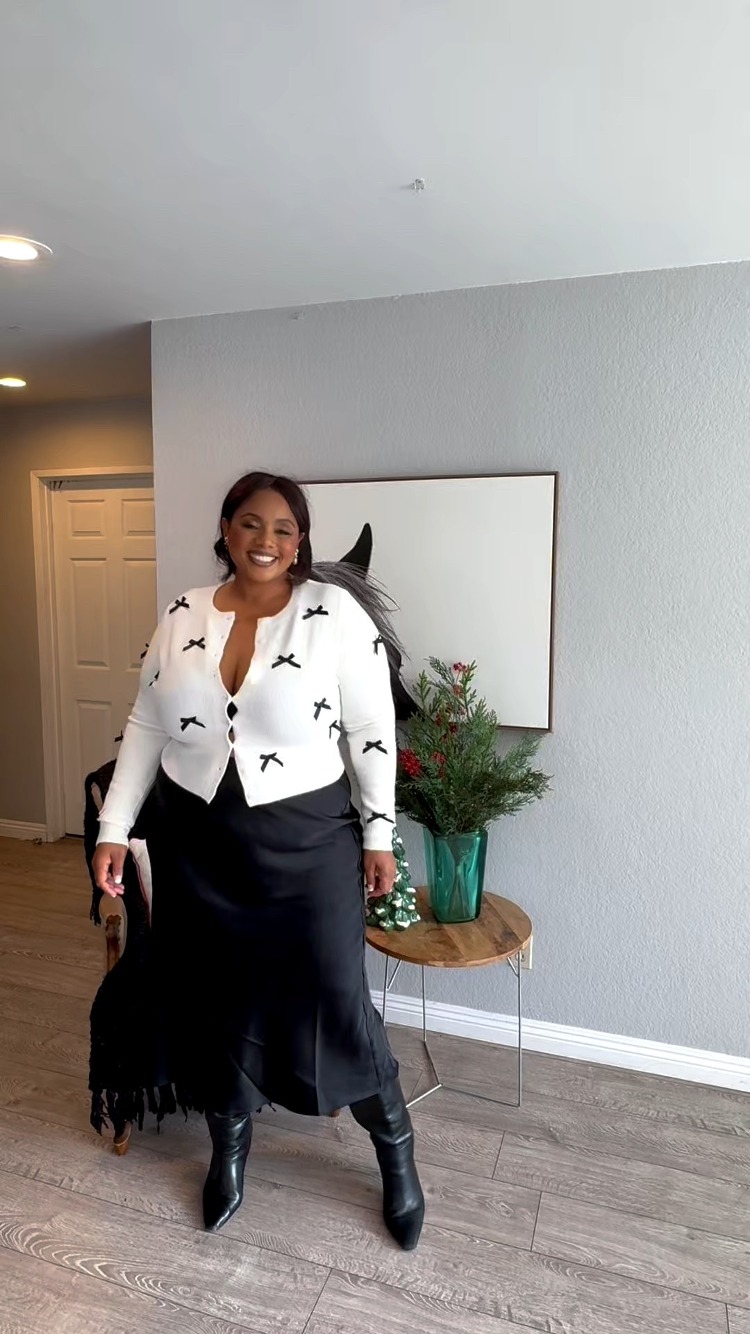 Im 5”11 56in hips, F cup wearing XXL top and bottom 