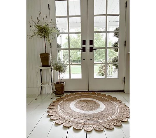 Cozy Cottage by Liz Marie 4' Round Scalloped Edge Rug - QVC.com | QVC