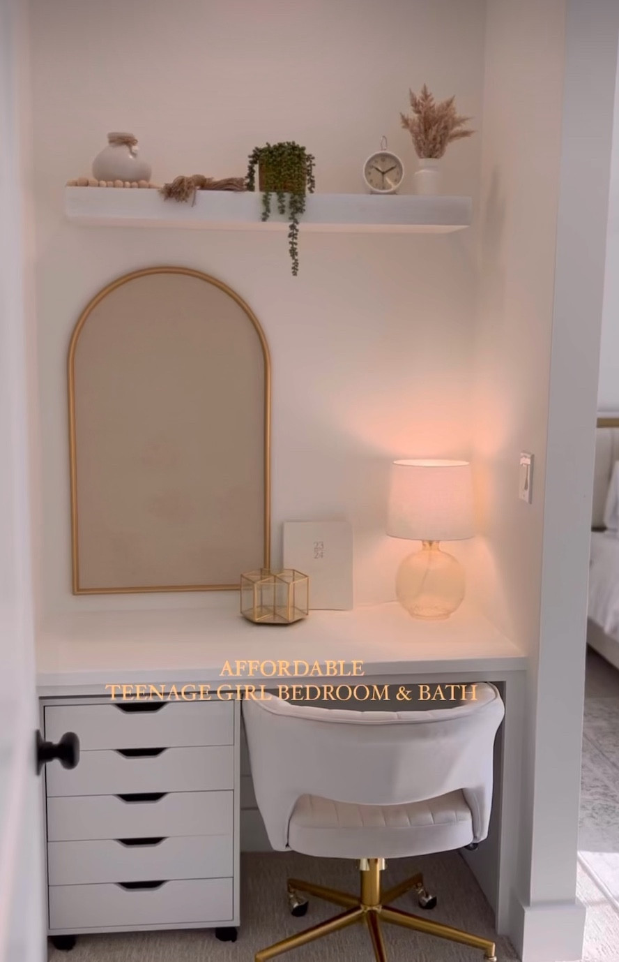 Teenage girl bedroom. 
Anything you don’t see linked here is on my Amazon storefront 