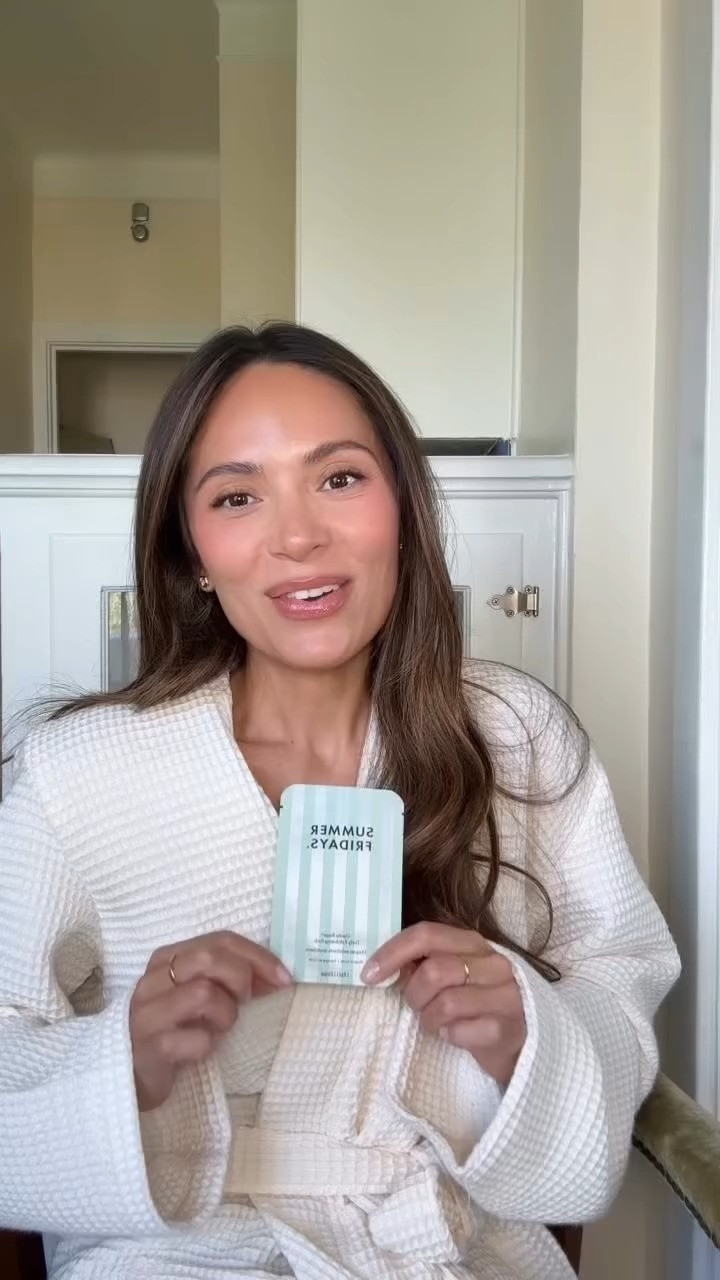 Because your skin deserves a fresh start every day 🤍 Gentle Reset Daily Exfoliating Pads were made for effortless, gentle results (even for sensitive skin) that refine pores, smooth texture and give you that post-facial glow in a minute.
 

 #LTKFindsUnder100 #LTKBeauty