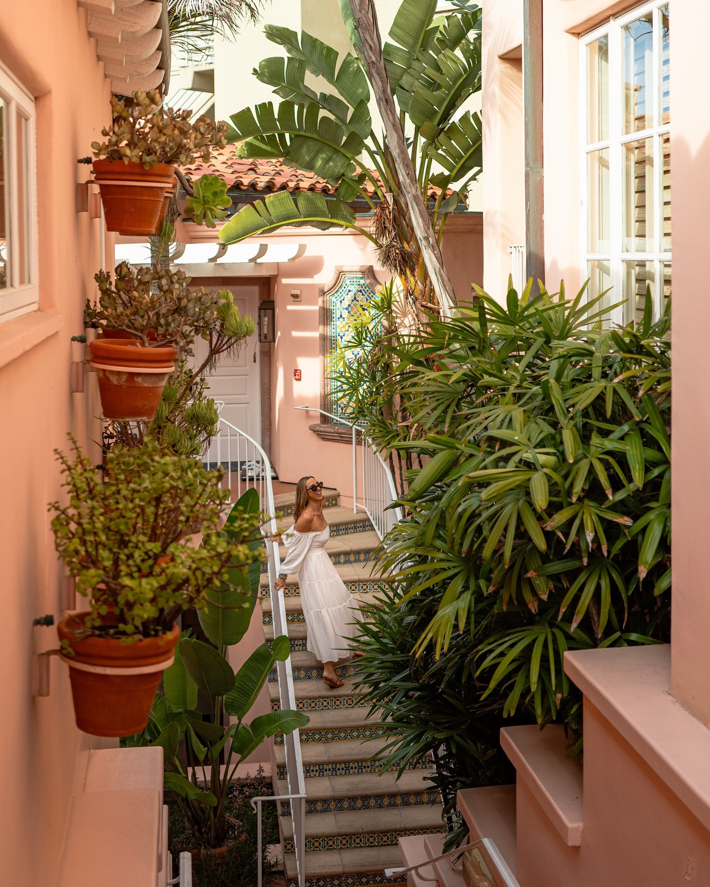 Fun fact my parents had their rehearsal dinner at this hotel 40 years ago!! 

We love La Jolla so much! I grew up going here since my grandparents have always lived here 🩷 and it’s such a special place! Here are some of my favs to save! 

💕 stay @lavalenciahotel 
🦭 see the seals at La Jolla Cove and the Children’s Pool!
🌊 hike the La Jolla Beach Trail
🍣 eat @himitsusd @letstaco_ @dukeslajolla 
🥞breakfast @harryscoffeeshop 
🥖 best sourdough bread ever + bakery @wayfarer_bread 
🌅 sunset cocktails @georgesatthecove @lavalenciahotel 
☕️ coffee @betterbuzz 
🥒 juice @parakeetcafe 

What did I miss! I always want new recs!!!! 😍

#lajolla #sandiego #visitcalifornia #travel #lavenciahotel