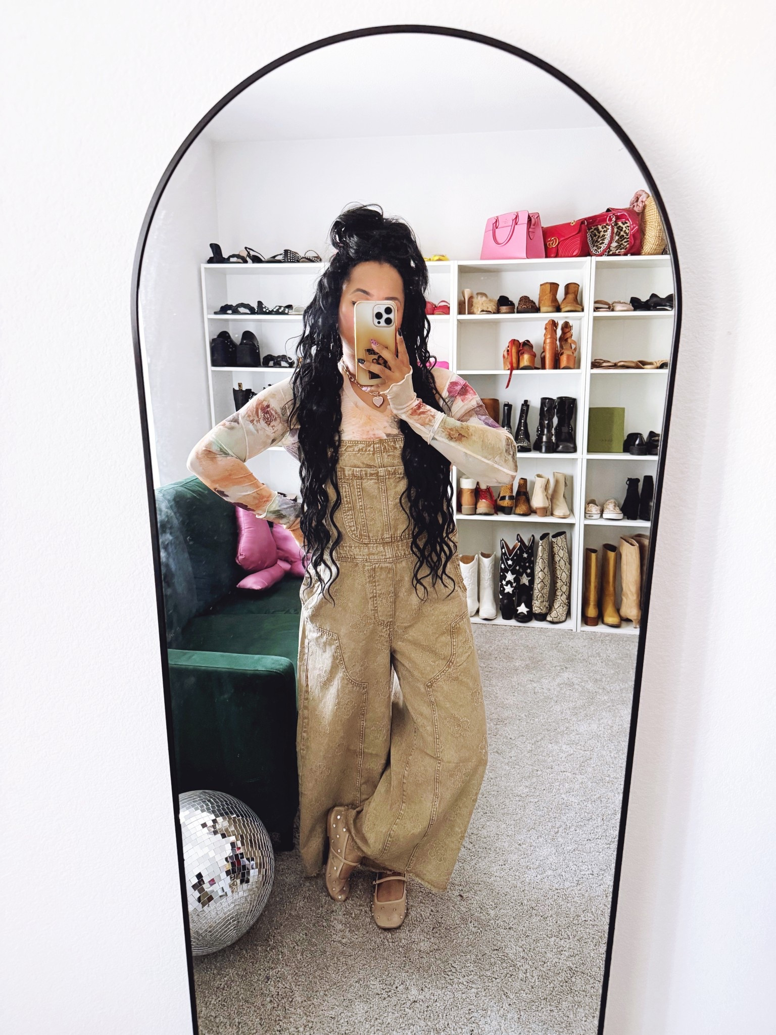 These overalls are insanely comfortable & they go with SO MANY other things - mesh undershirts, tank tops, printed band or boho tee etc 💫🌵 love it 🫶🏾 I’m in a medium in these & I’m a size 6 & 5’2” for reference ☀️ code: JULESNICHOLSSS to save 🫶🏾

#LTKootd #LTKgrwm #LTKSeasonal