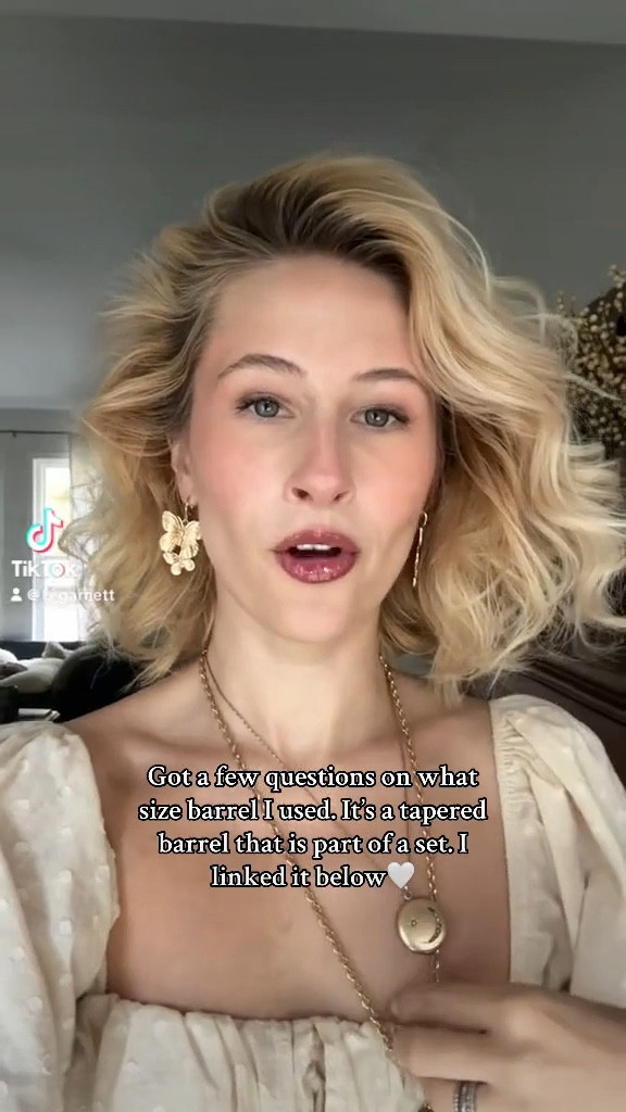 Got a few questions about the barrel size I used for this bit it’s a tapered barrel that came in a set. Linked the set below 

Also linked the products I used as well

Hair curler | curling iron | curling wand | short hair | bobbed hair | summer hair | curled hair | fine hair | ren Faire | renaissance Faire 

#LTKBeauty #LTKSummerEdit #LTKFindsUnder50