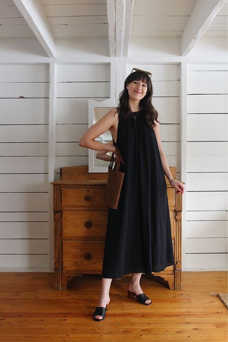 My favourite summer dress is back! The Drift Dress by Jenni Kayne is such a dream for humid weather. Plus it has pockets!

LEE15 for 15% Off anytime. 

Fit is true to size. 

#summerdress #summeroutfit

#LTKSeasonal