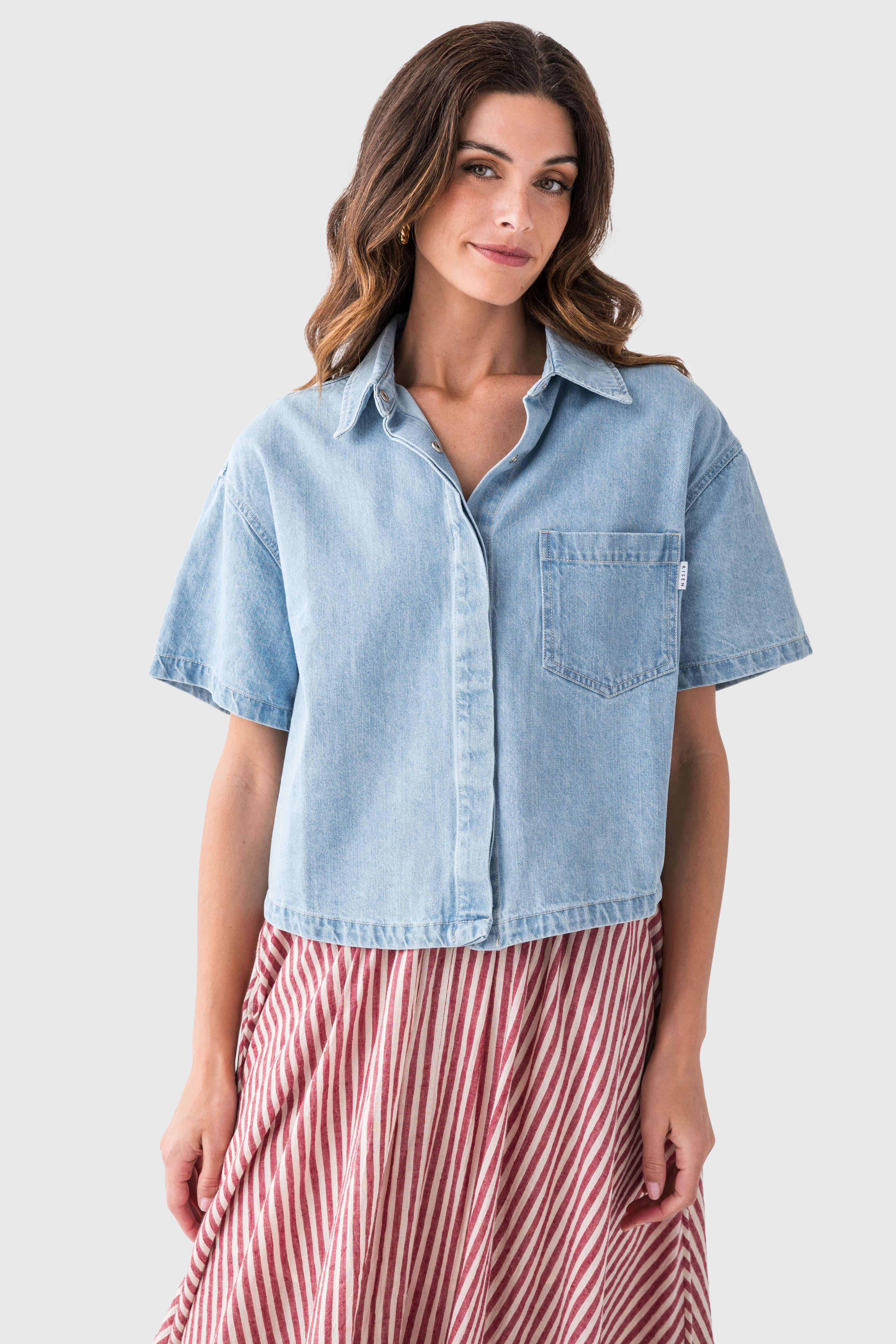 Risen Short Sleeve Chambray Top | Social Threads