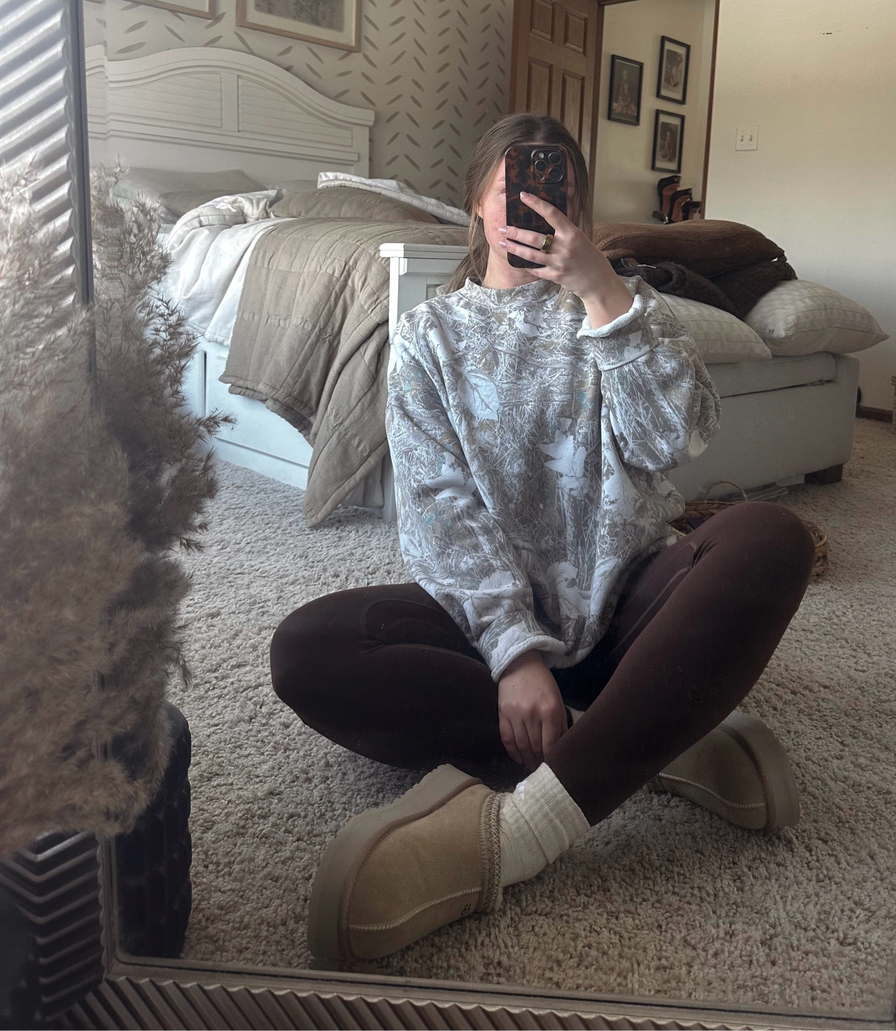 Comfiest sweatshirt from Abercrombie. On Sale right now! 

#LTKGiftGuide #LTKFindsUnder100 #LTKSaleAlert