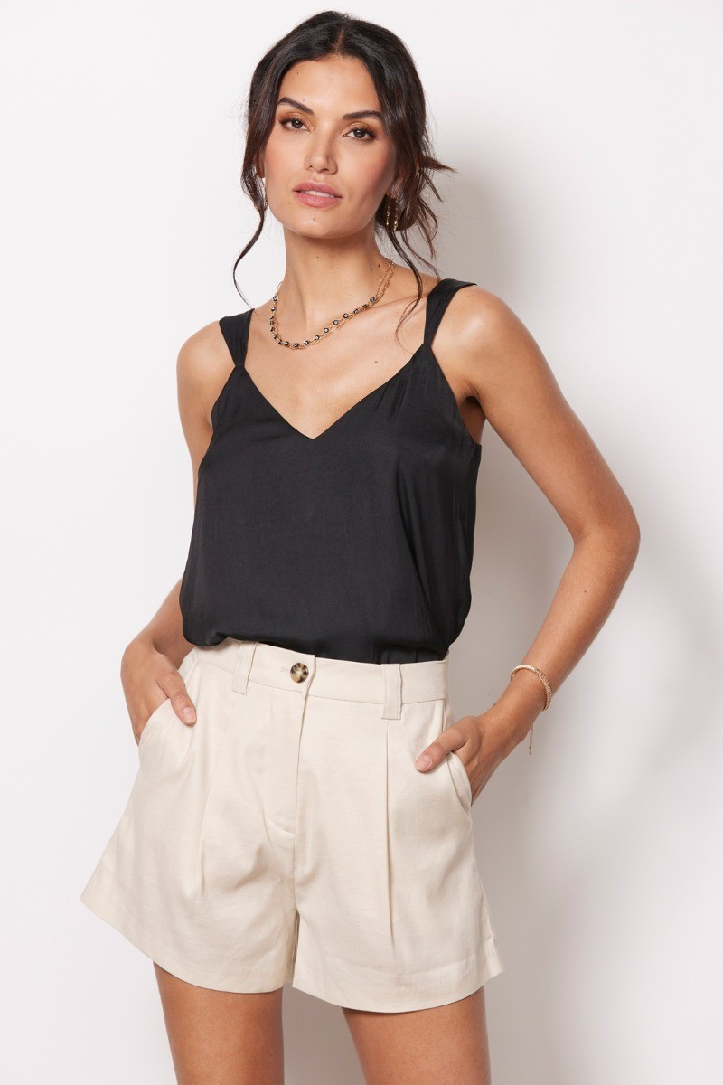 EVEREVE Kyle V Neck Cami | EVEREVE | Evereve