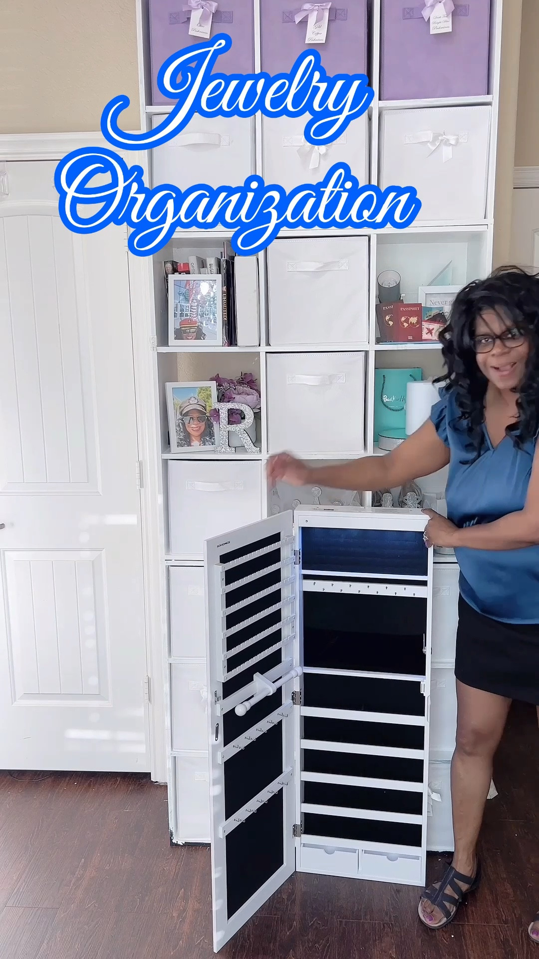 If you love jewelry and love being organized, check out this great organizer.  It can be mounted on the wall or on your door.  It has space for your jewelry collection and even has a light.😀



#LTKWatchNow #LTKSaleAlert #LTKStyleTip