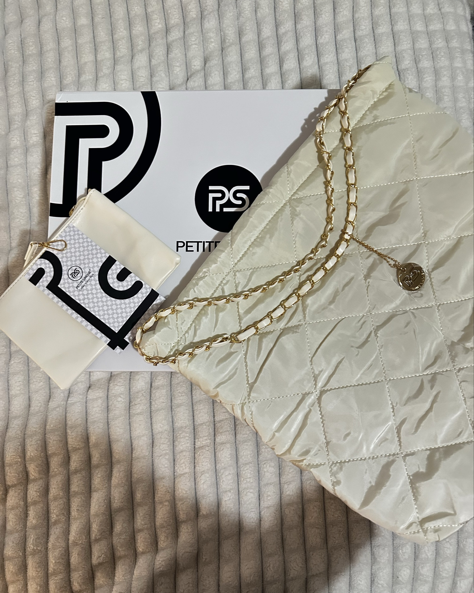 My favorite on the go bag !!
Sooo spacious and cute 
30% OFF FOR BLACK FRIDAY !! 

#LTKCyberWeek #LTKGiftGuide #LTKHoliday