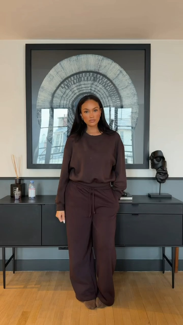 Tap to get ready with me! 

 