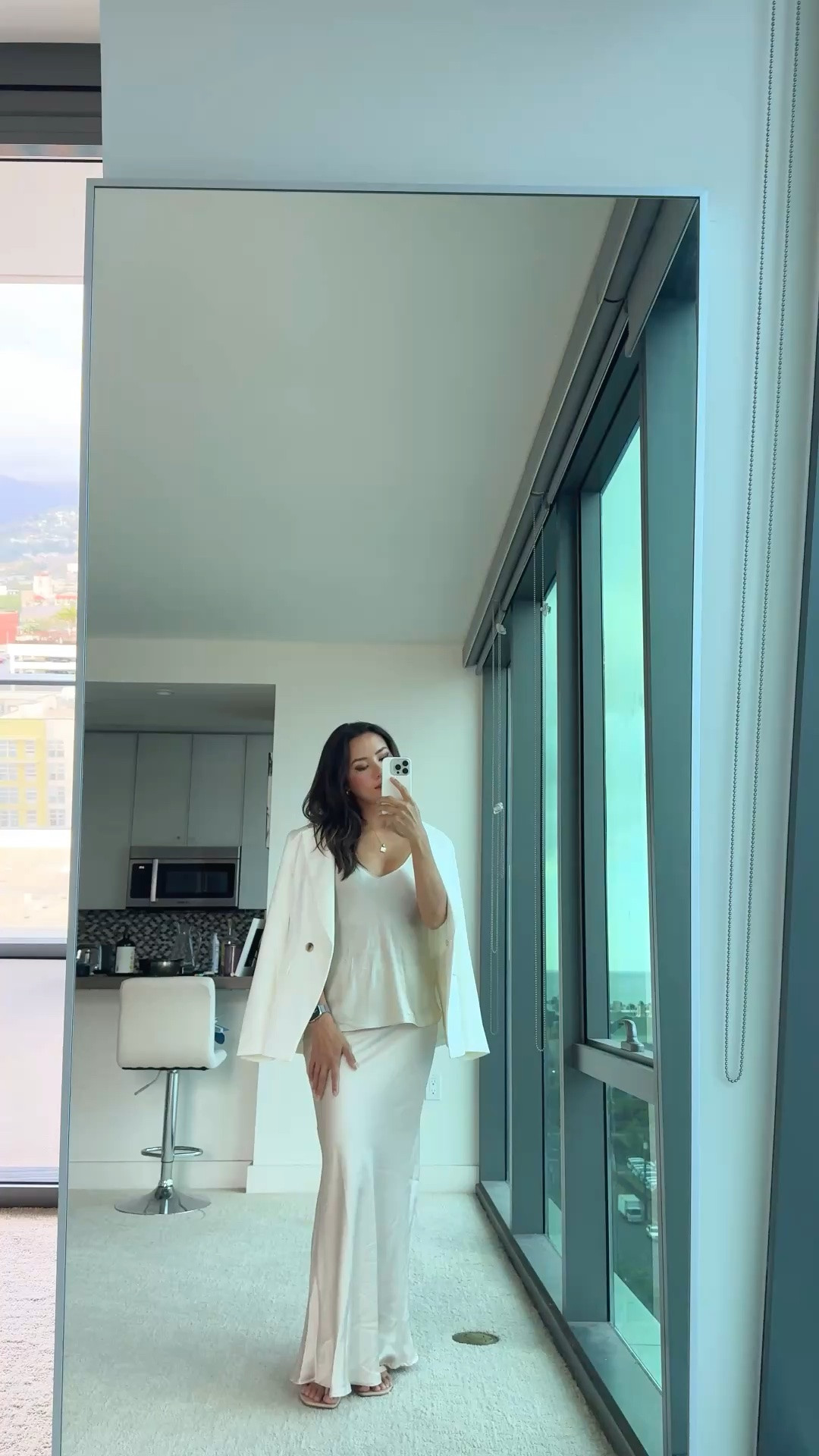 Elegant outfit, size small in the blazer, XS in the skirt

#LTKootd