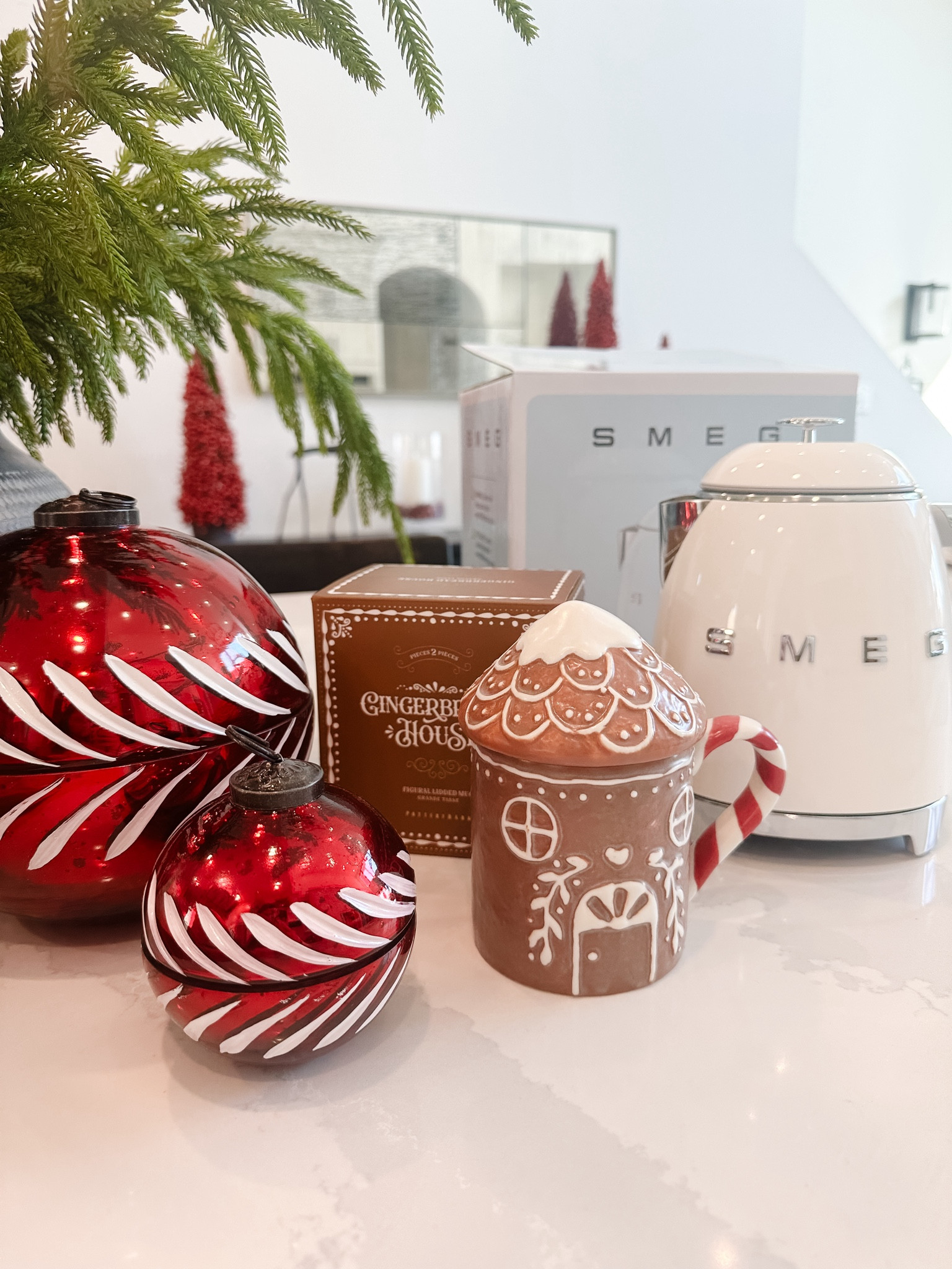 Pottery Barn / Williams Sonoma Haul! 😍🎄✨

Gingerbread house lidded mugs | mini smeg | red ornament candles | Christmas inspo | hot cocoa bar decor | holiday decor 

#LTKhome #LTKHoliday #LTKSeasonal