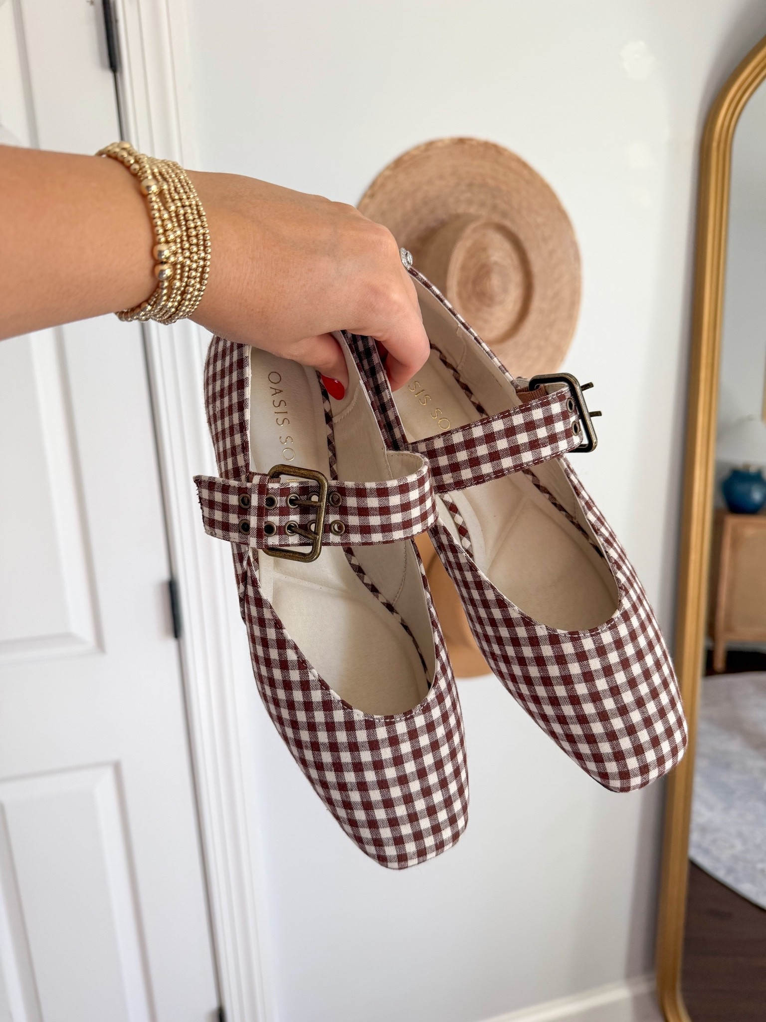 The cutest shoes I think I’ve ever seen in my life!
•
@Avara